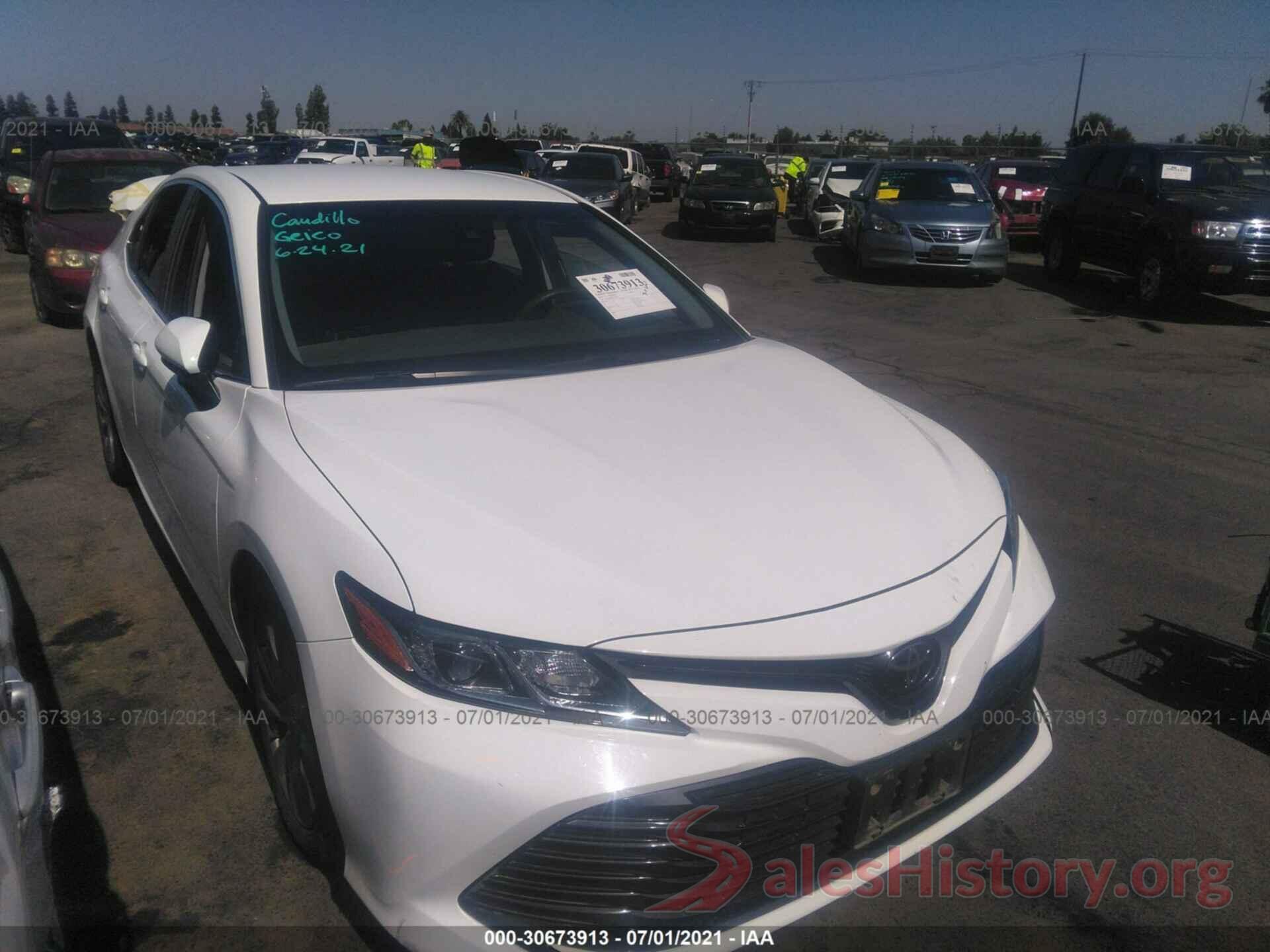 4T1B11HK8JU501306 2018 TOYOTA CAMRY