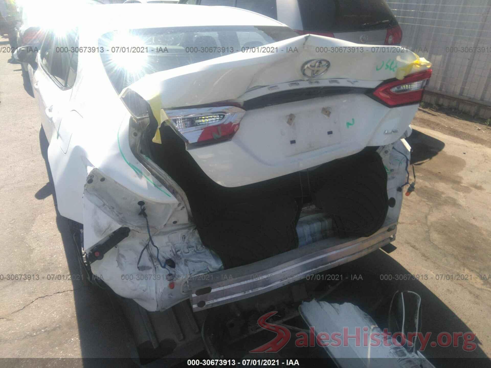 4T1B11HK8JU501306 2018 TOYOTA CAMRY