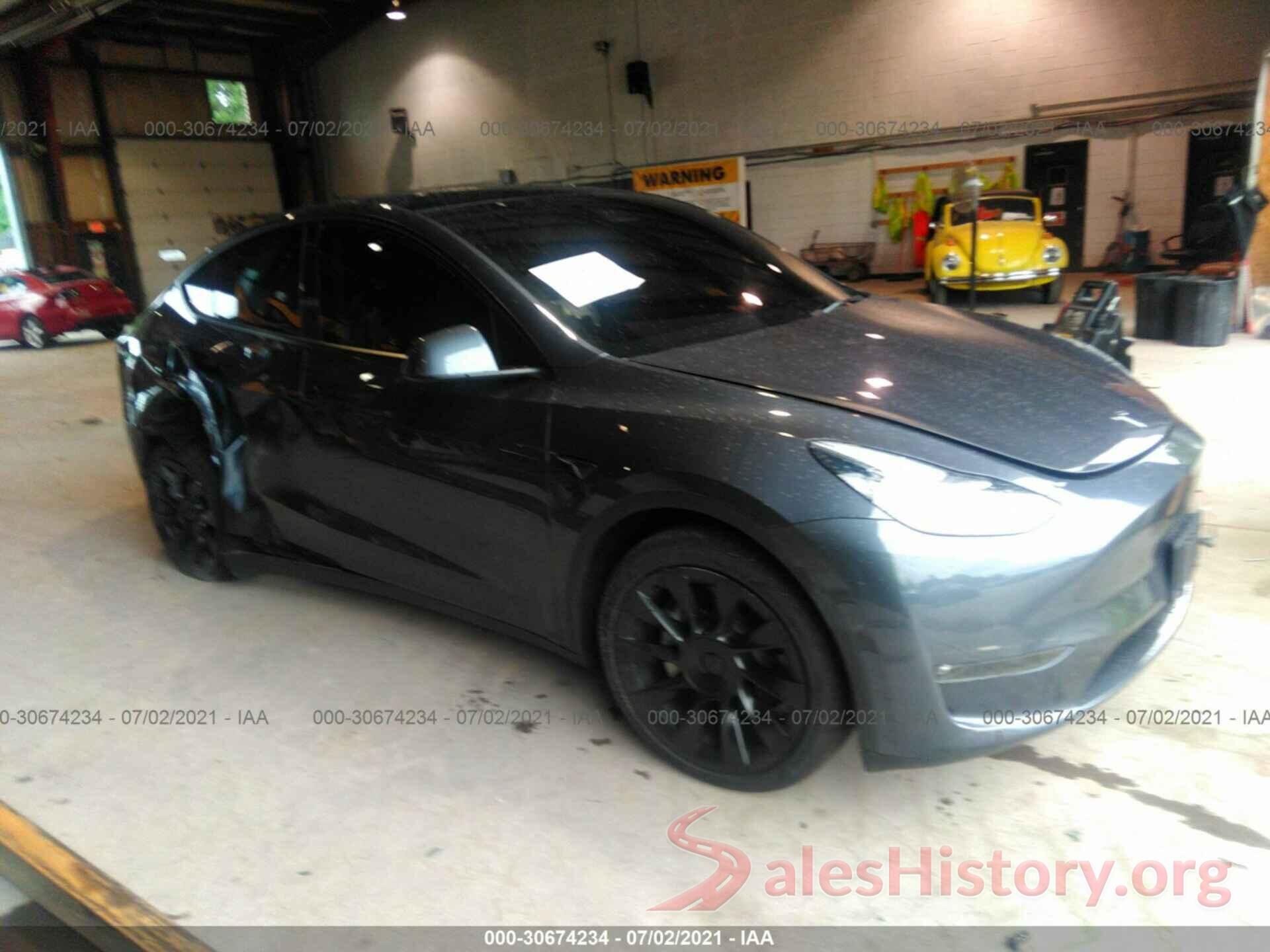 5YJYGAEE9MF148700 2021 TESLA MODEL Y