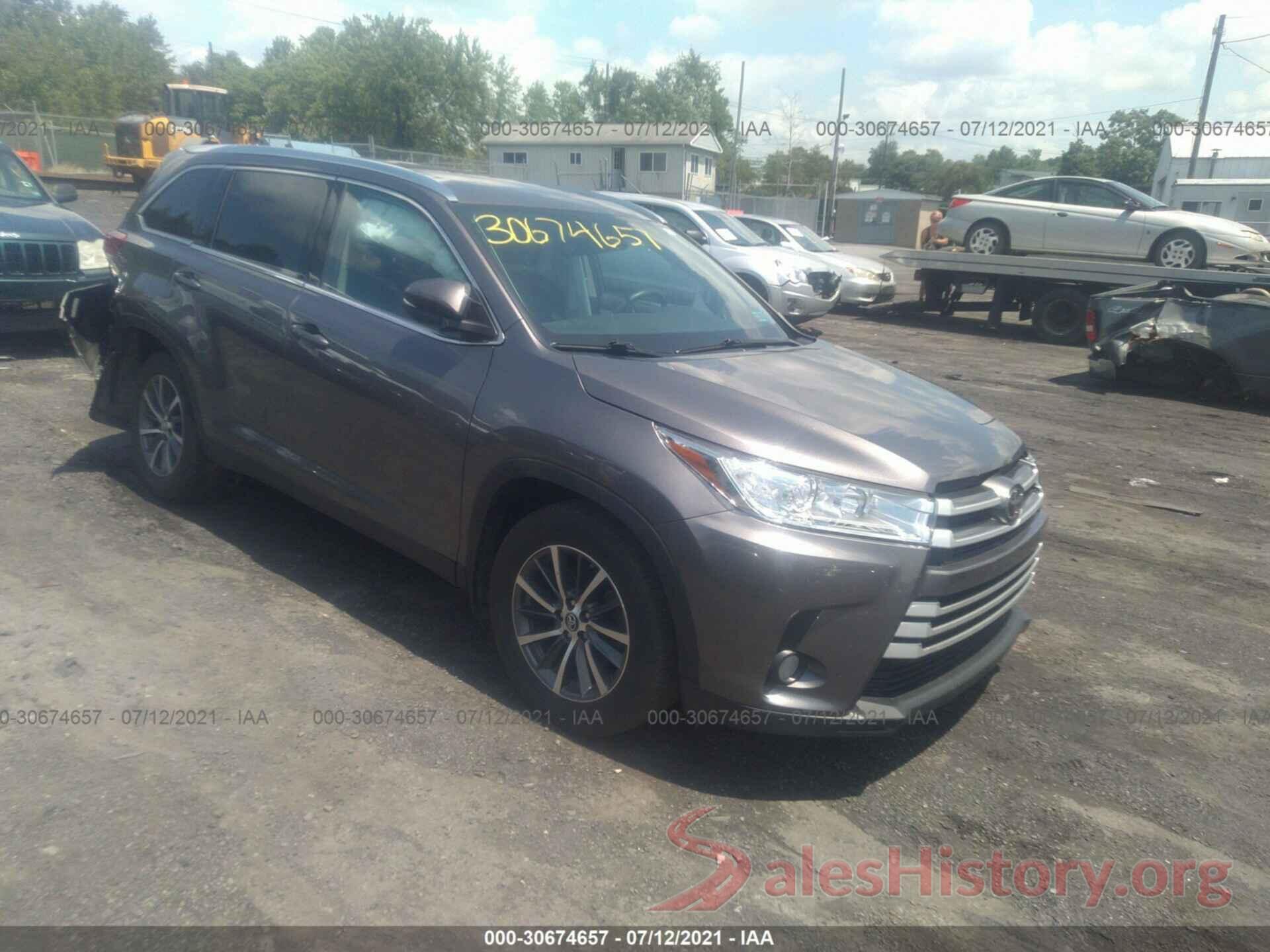 5TDJZRFH5KS623223 2019 TOYOTA HIGHLANDER