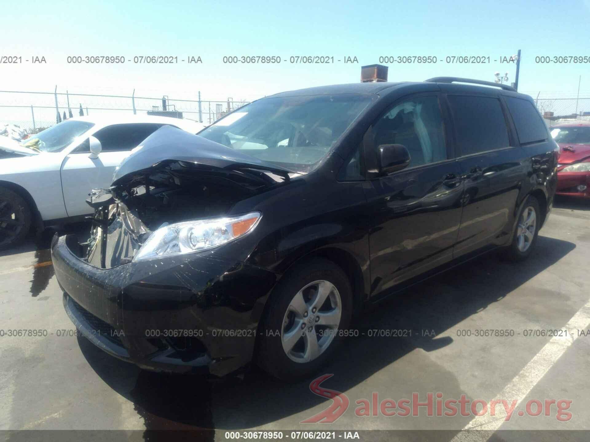 5TDKZ3DC9HS782912 2017 TOYOTA SIENNA