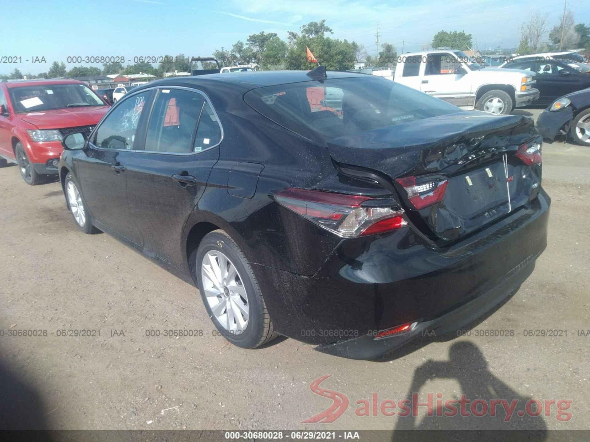 4T1C11AK4MU588866 2021 TOYOTA CAMRY