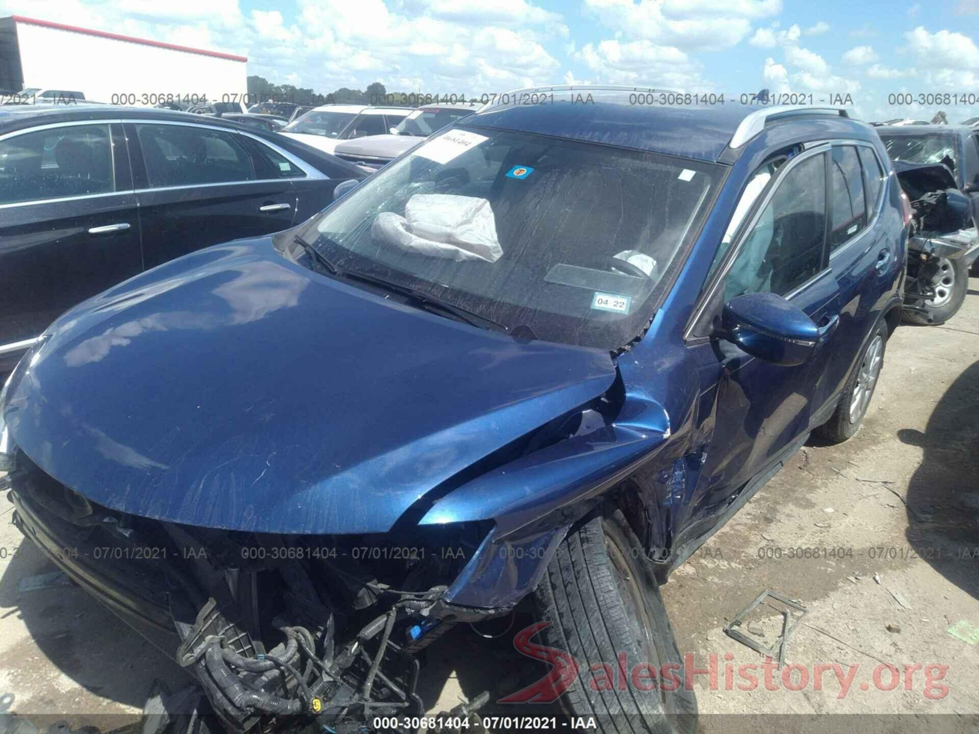 KNMAT2MT8HP563568 2017 NISSAN ROGUE