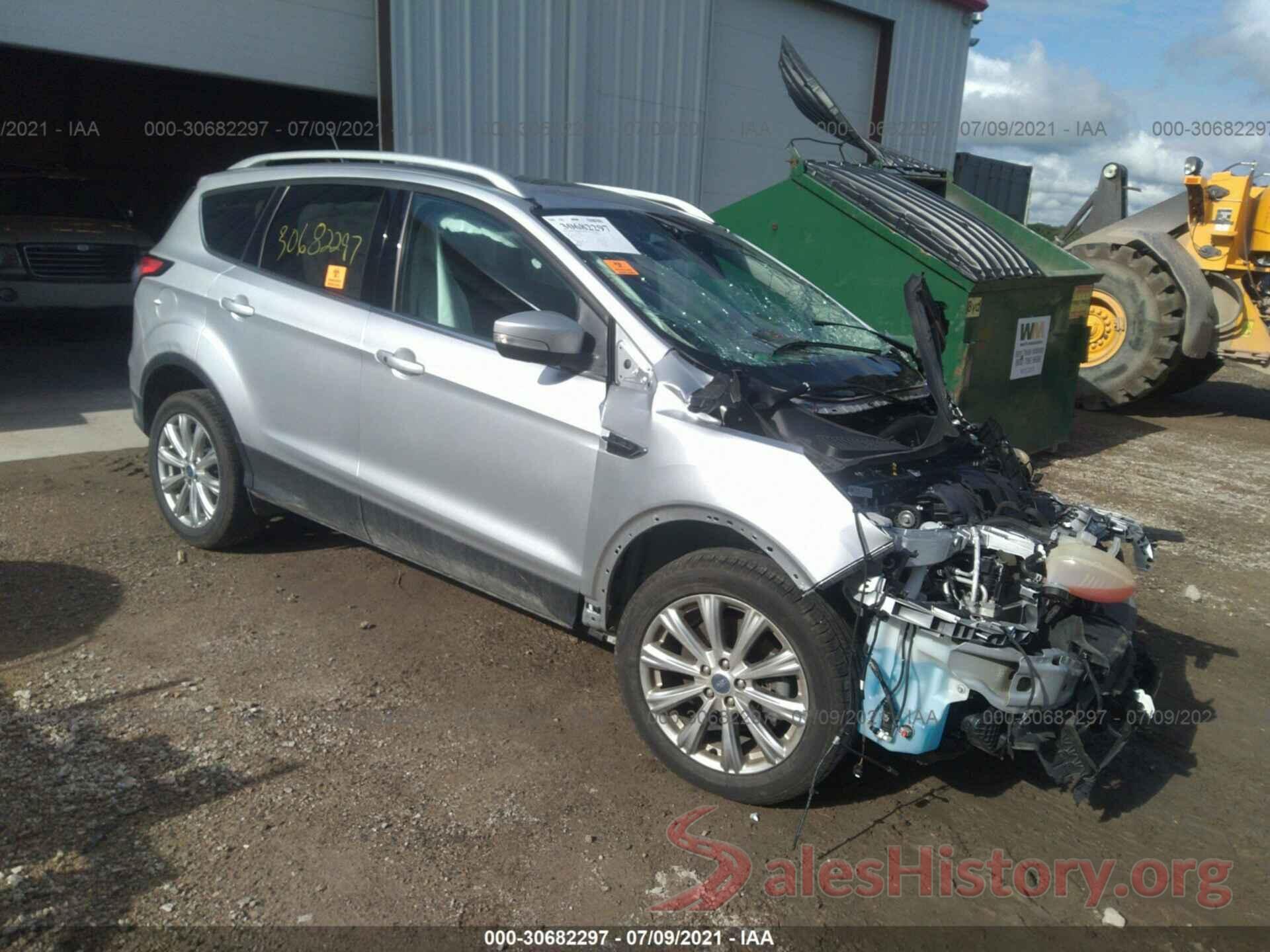 1FMCU9J9XJUA83168 2018 FORD ESCAPE