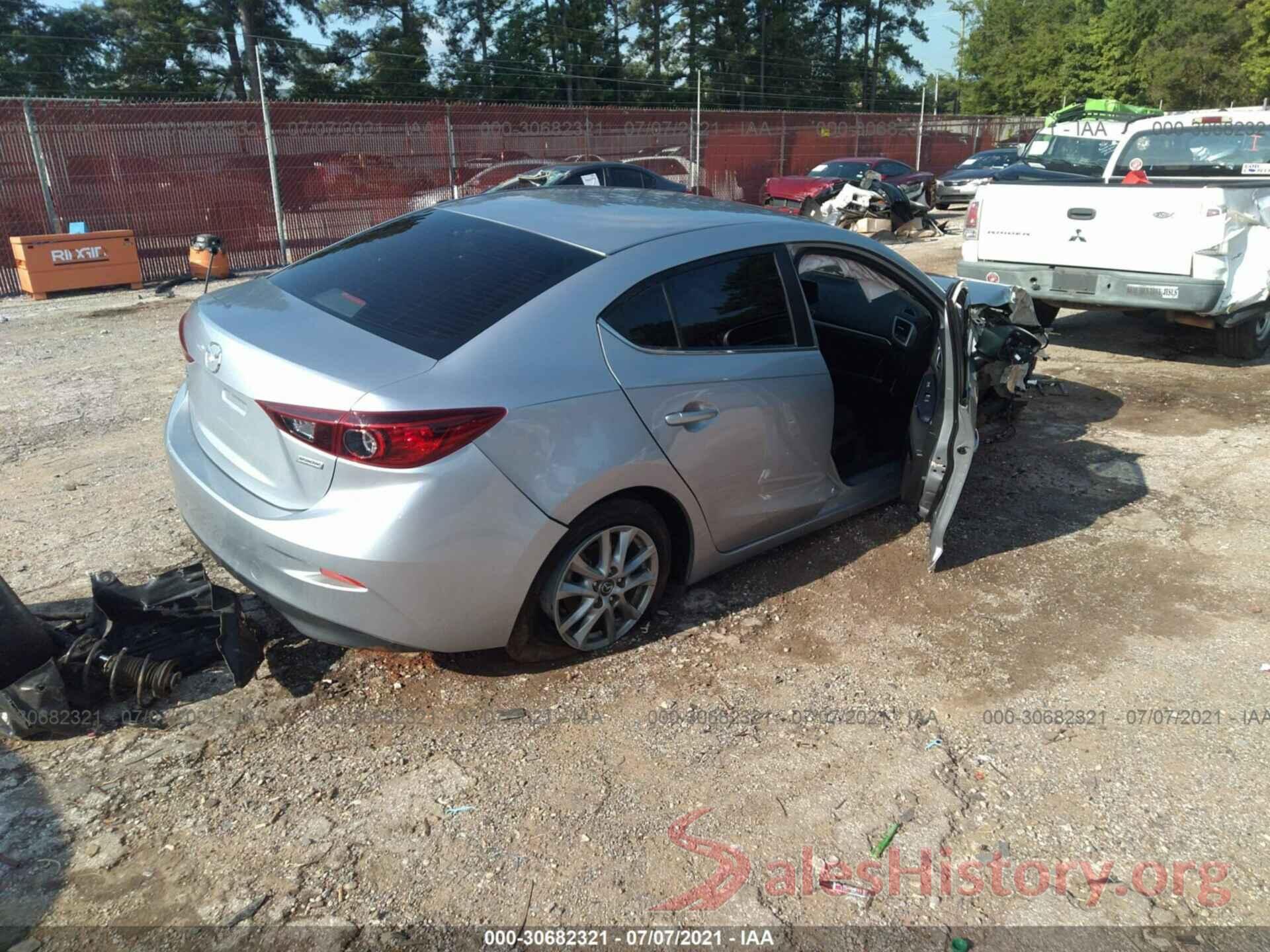 3MZBN1U79HM123759 2017 MAZDA MAZDA3 4-DOOR