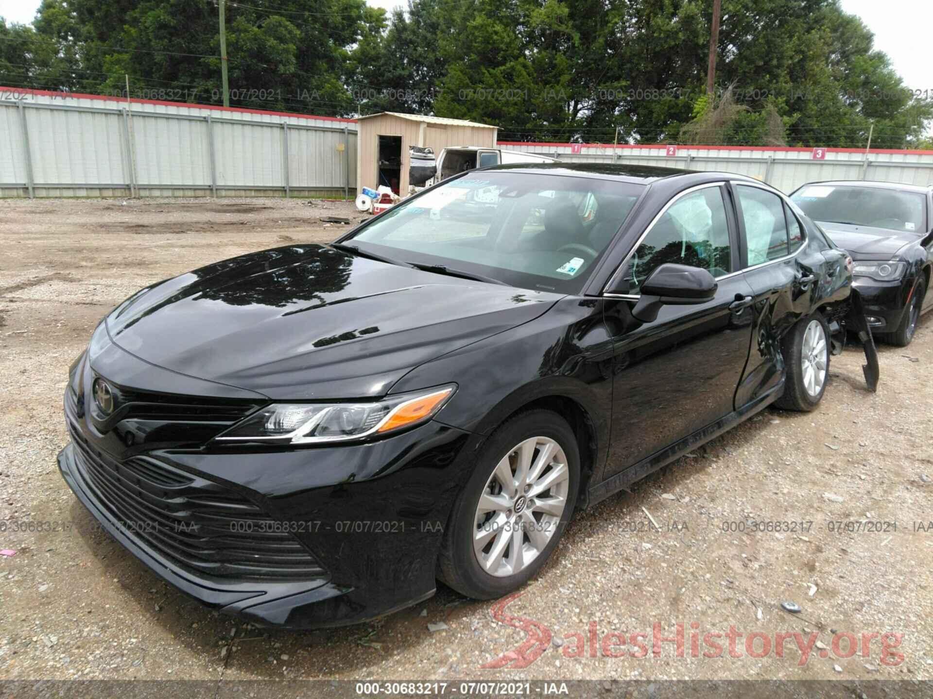 4T1B11HK3JU567570 2018 TOYOTA CAMRY