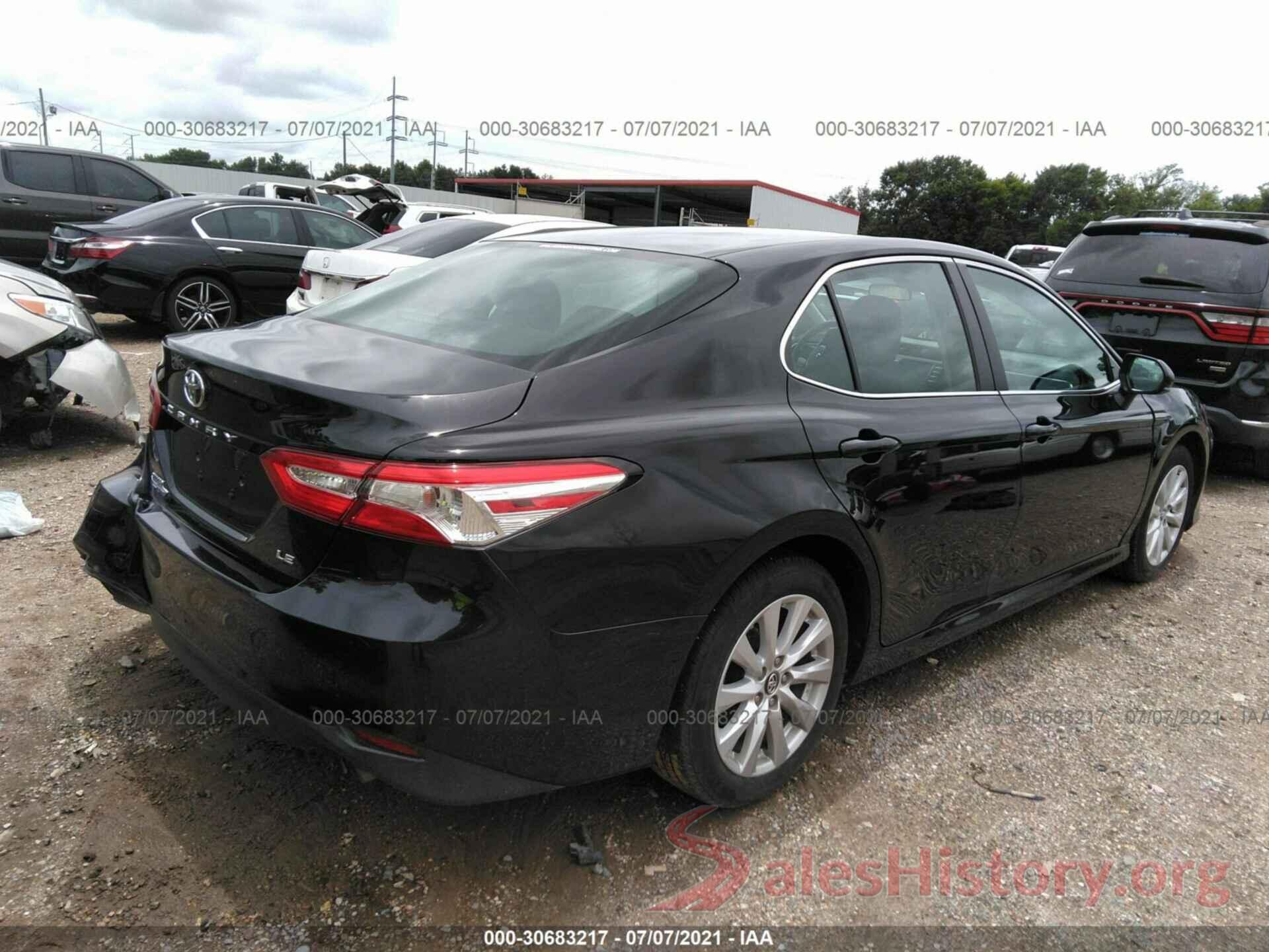 4T1B11HK3JU567570 2018 TOYOTA CAMRY