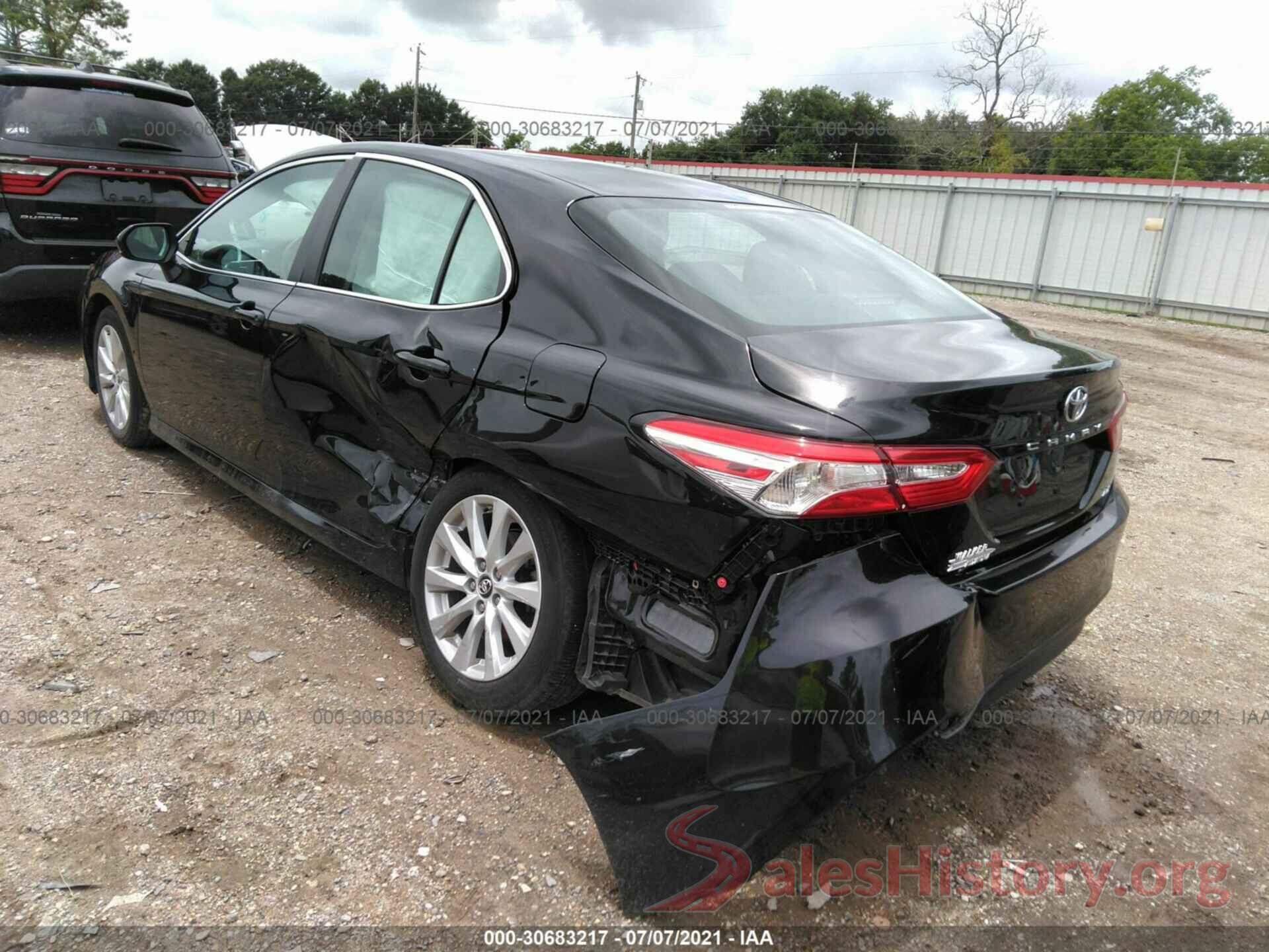 4T1B11HK3JU567570 2018 TOYOTA CAMRY