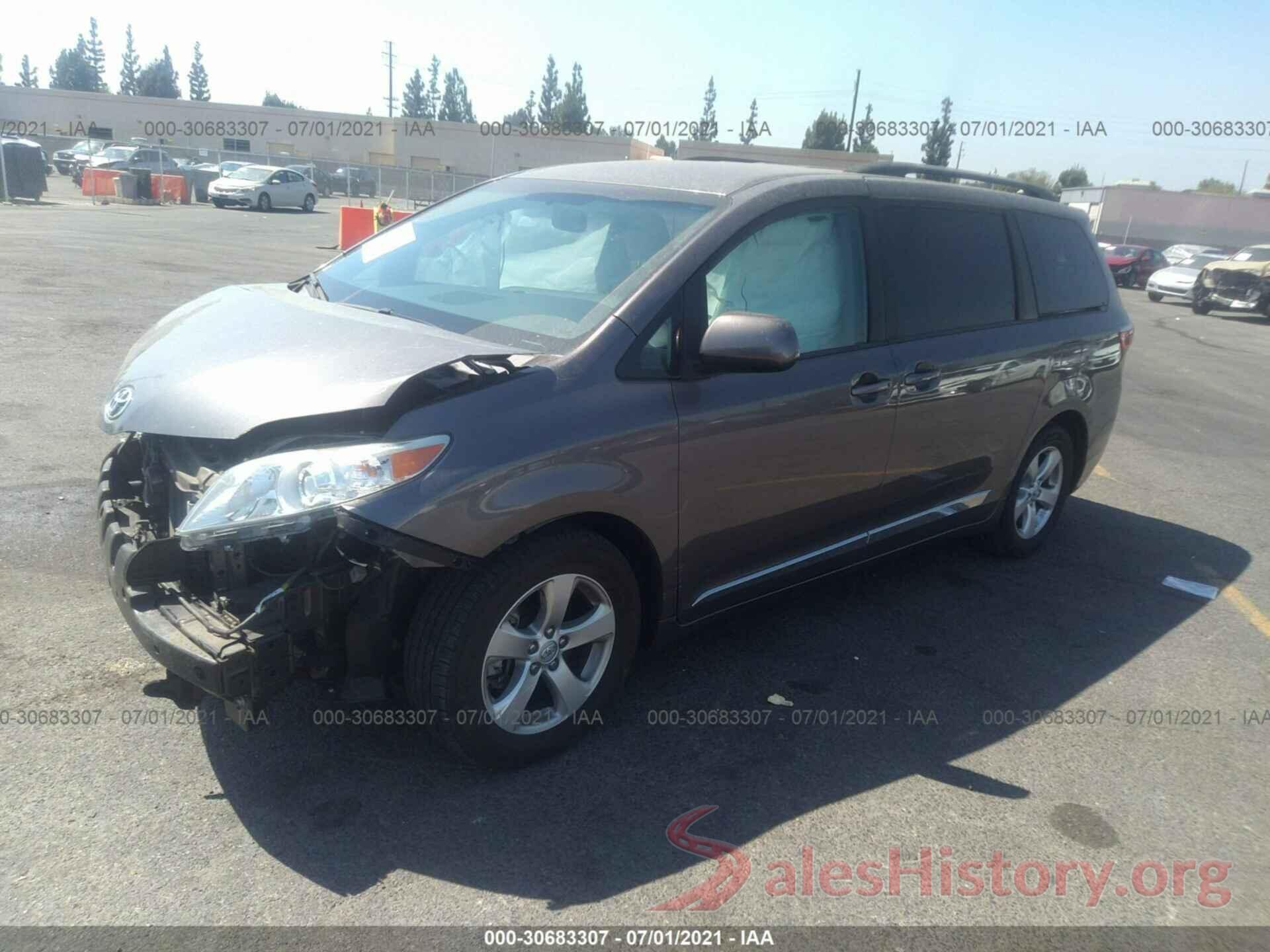 5TDKZ3DC4HS787614 2017 TOYOTA SIENNA