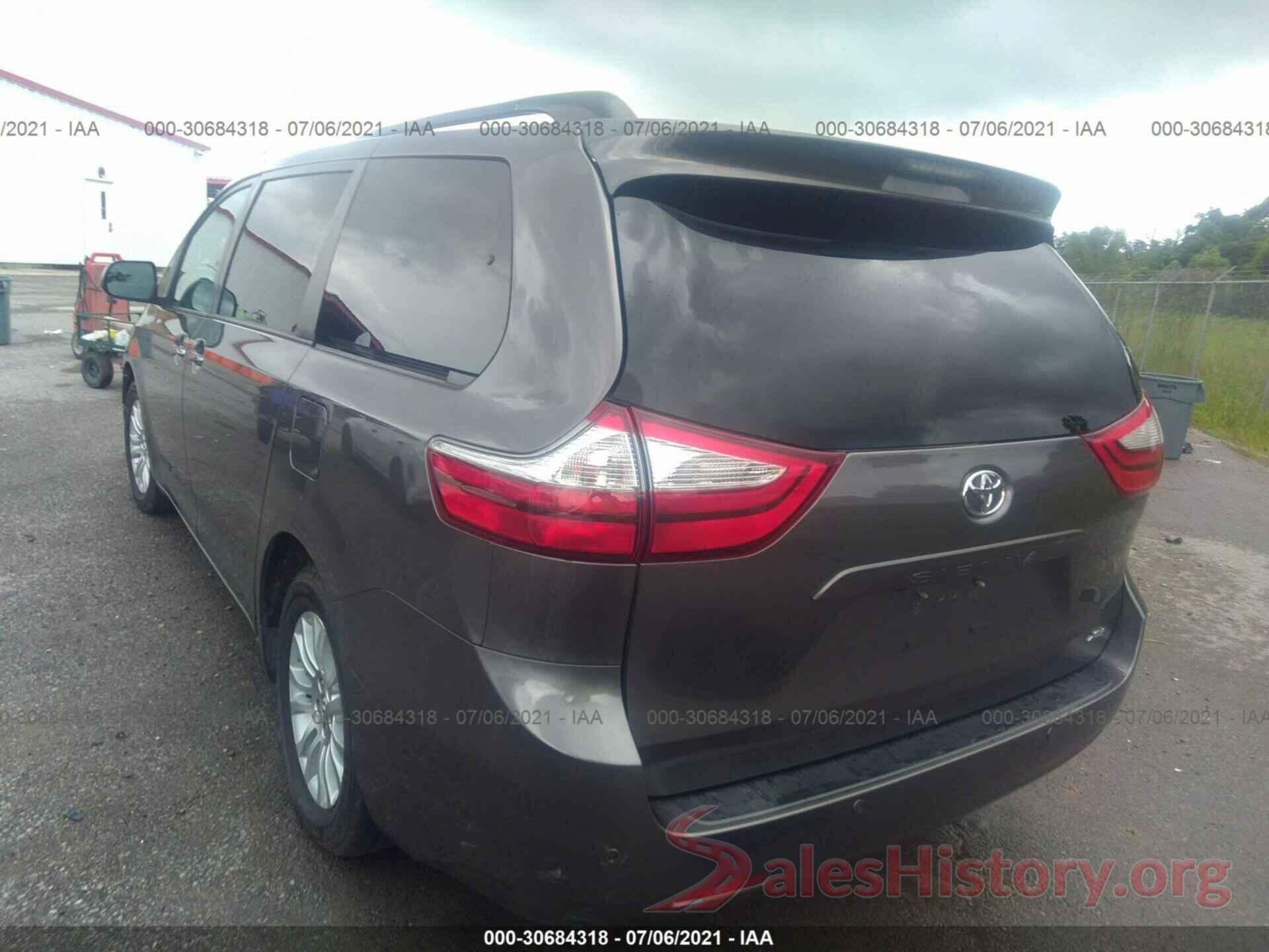 5TDYZ3DC4HS780687 2017 TOYOTA SIENNA