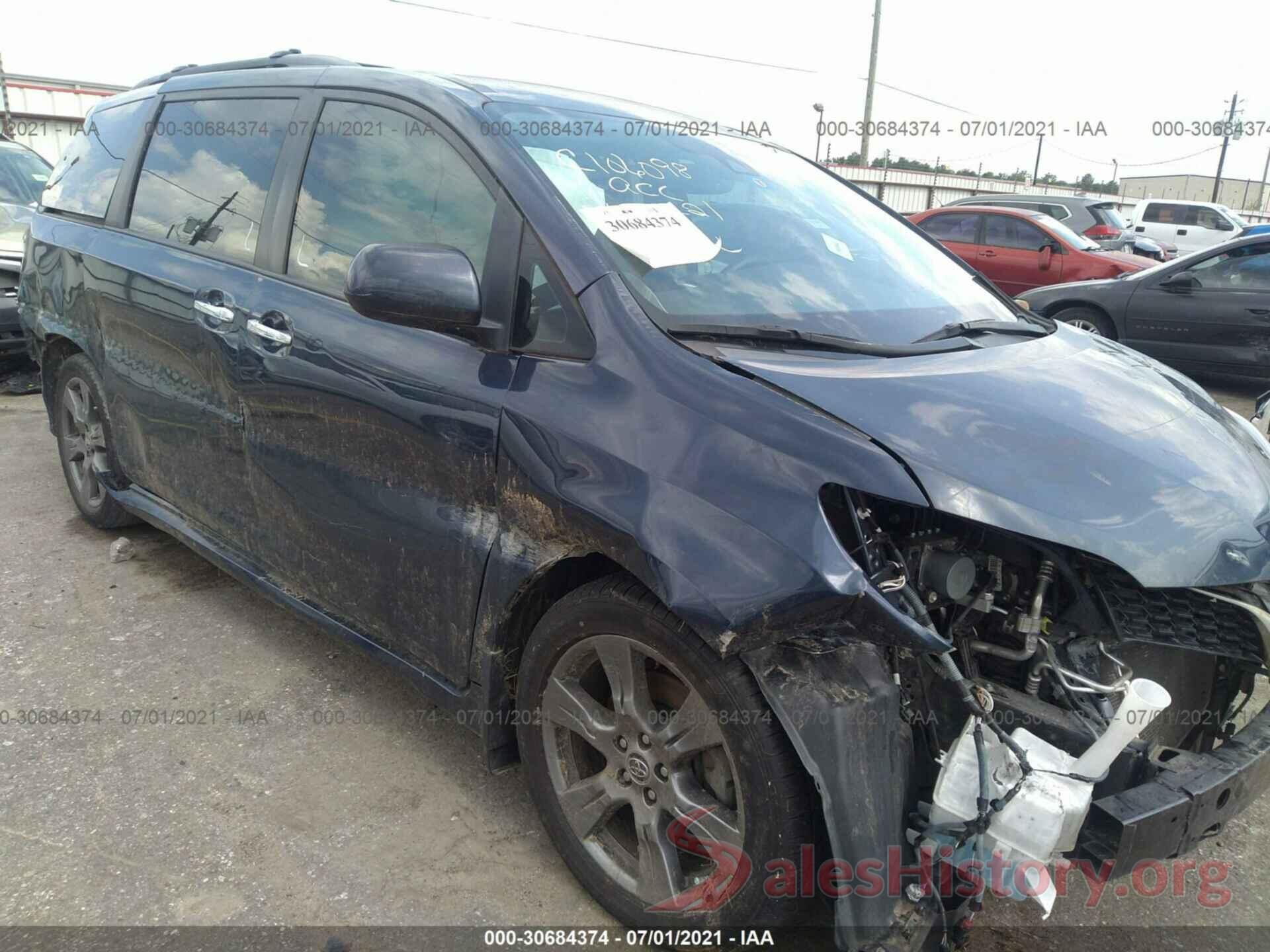 5TDXZ3DC2KS966991 2019 TOYOTA SIENNA