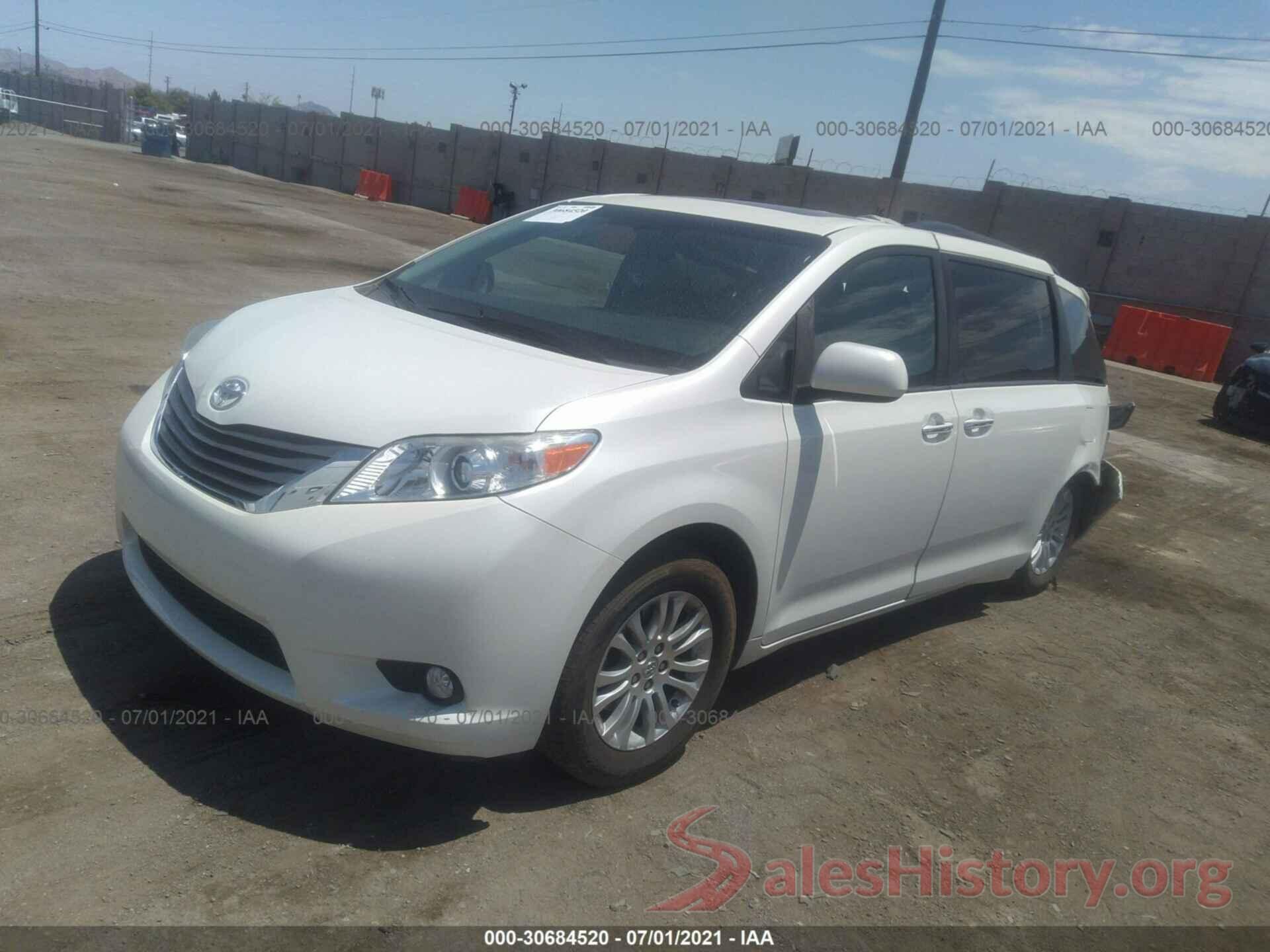 5TDYZ3DC2HS838165 2017 TOYOTA SIENNA