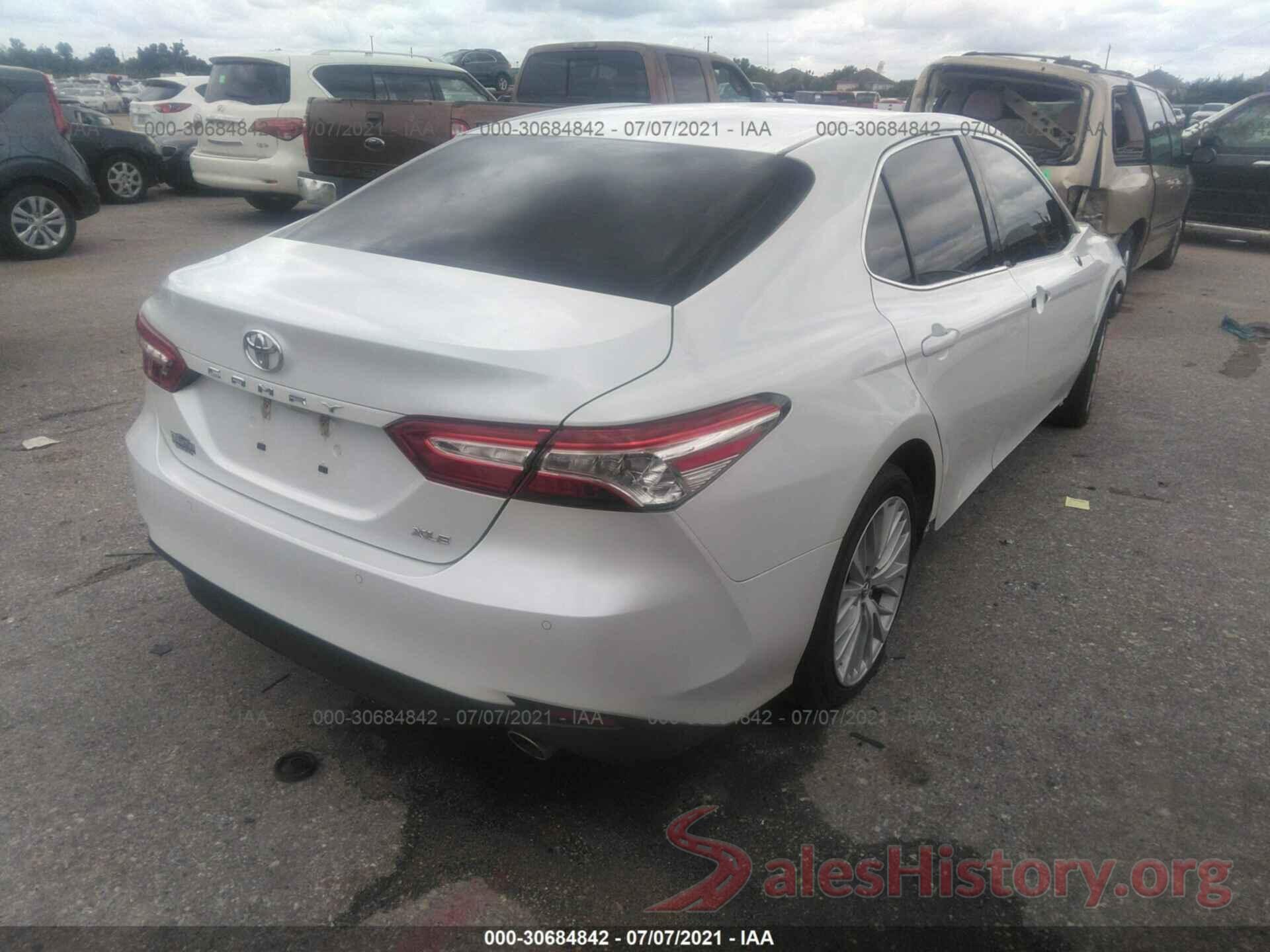 4T1B11HK8JU645177 2018 TOYOTA CAMRY