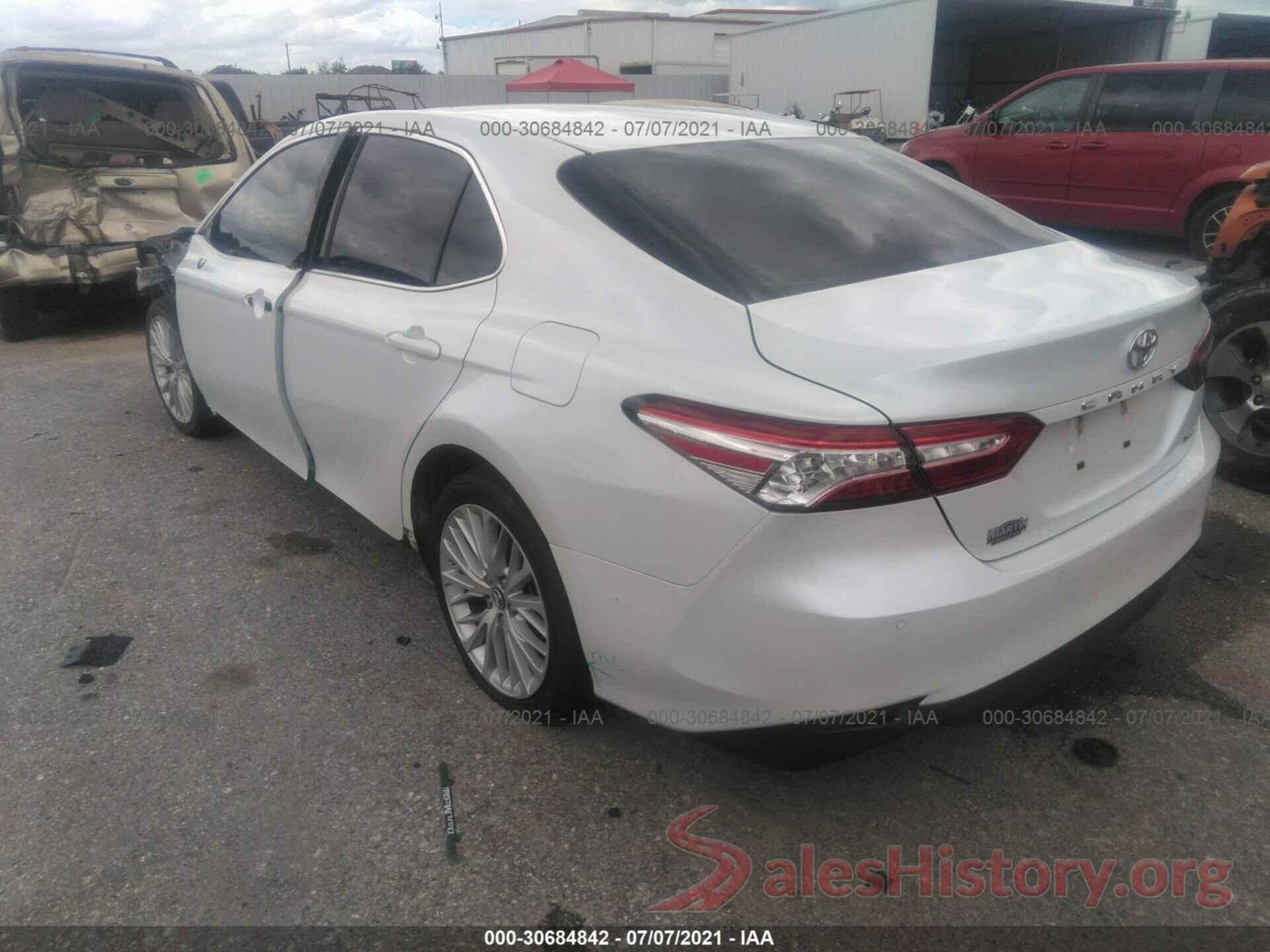 4T1B11HK8JU645177 2018 TOYOTA CAMRY