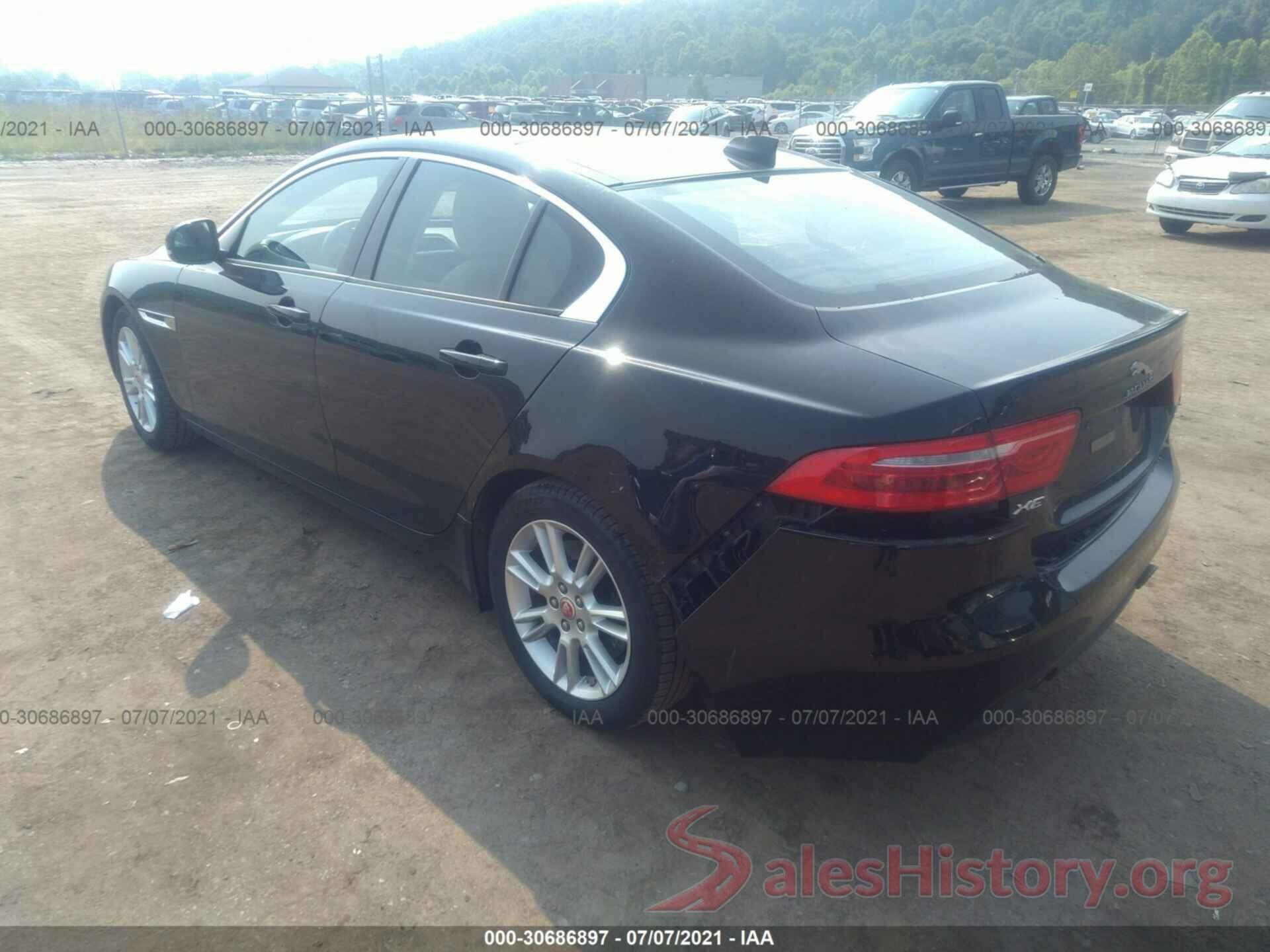 SAJAD4BG6HA964426 2017 JAGUAR XE