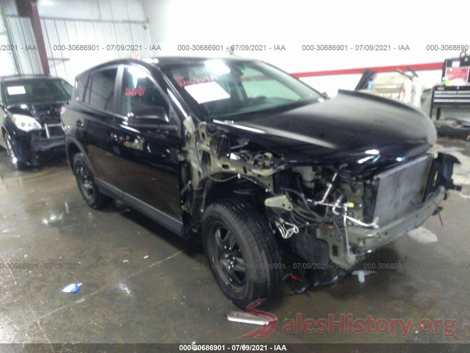 2T3BFREV6JW779448 2018 TOYOTA RAV4