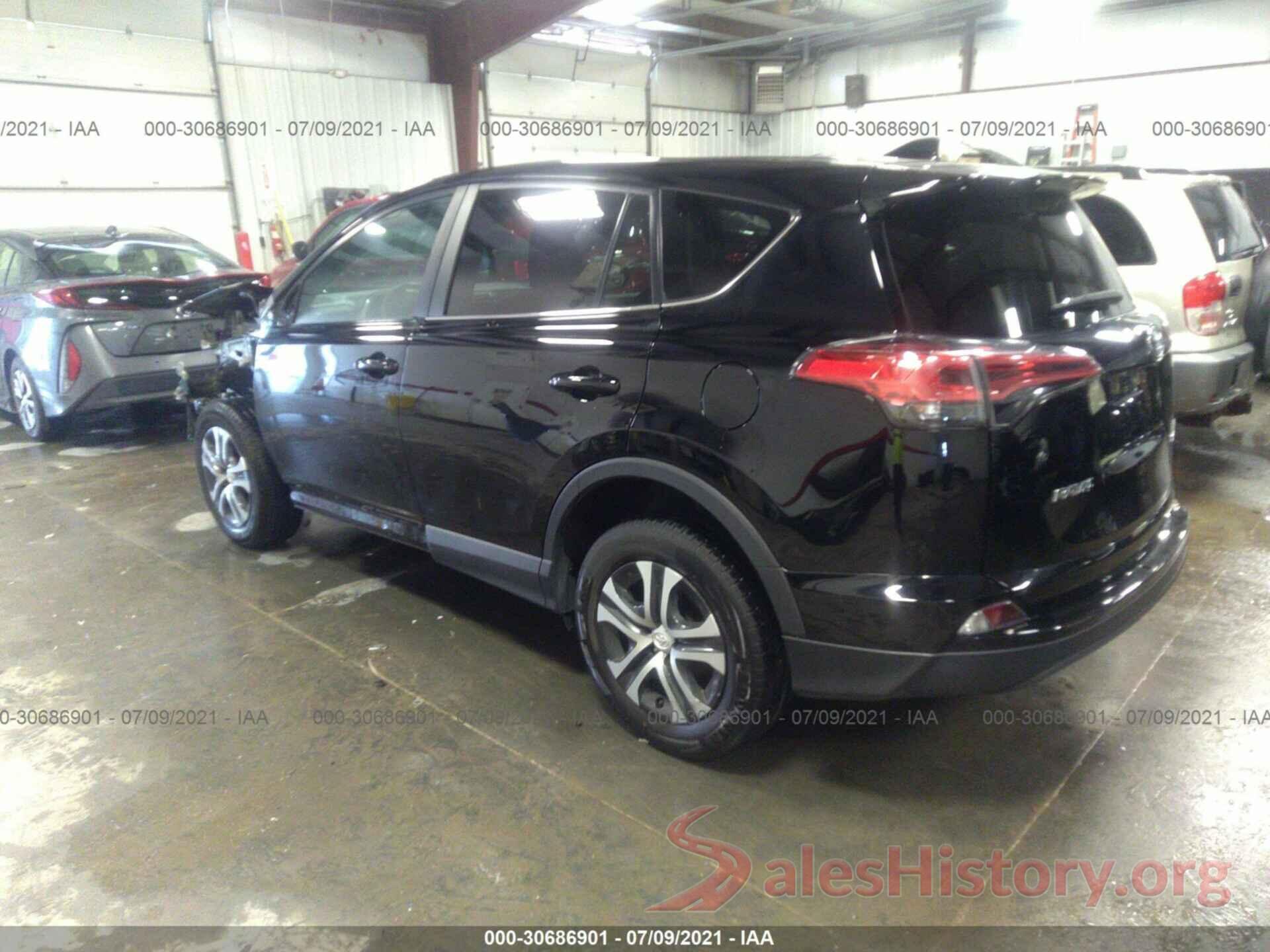 2T3BFREV6JW779448 2018 TOYOTA RAV4