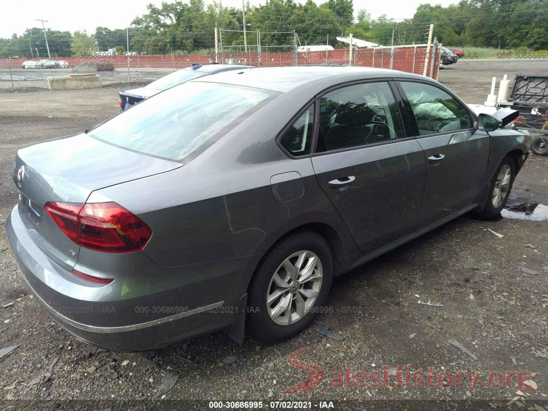 1VWAA7A32JC017494 2018 VOLKSWAGEN PASSAT