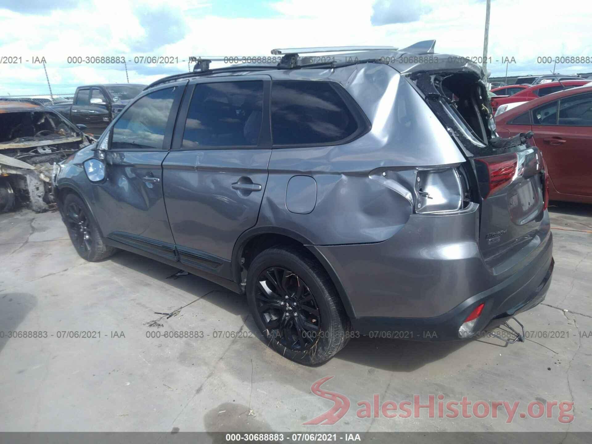 JA4AZ3A38JZ028365 2018 MITSUBISHI OUTLANDER