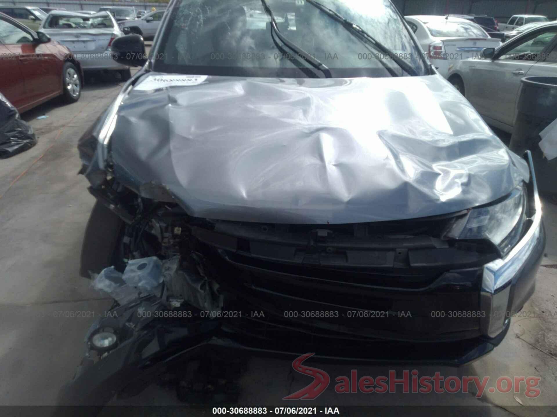 JA4AZ3A38JZ028365 2018 MITSUBISHI OUTLANDER