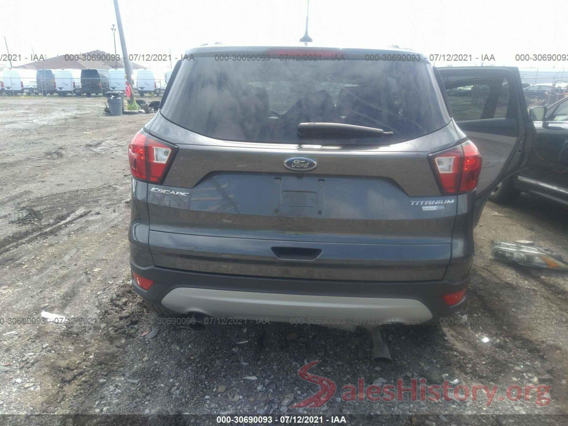 1FMCU9J90KUA76134 2019 FORD ESCAPE