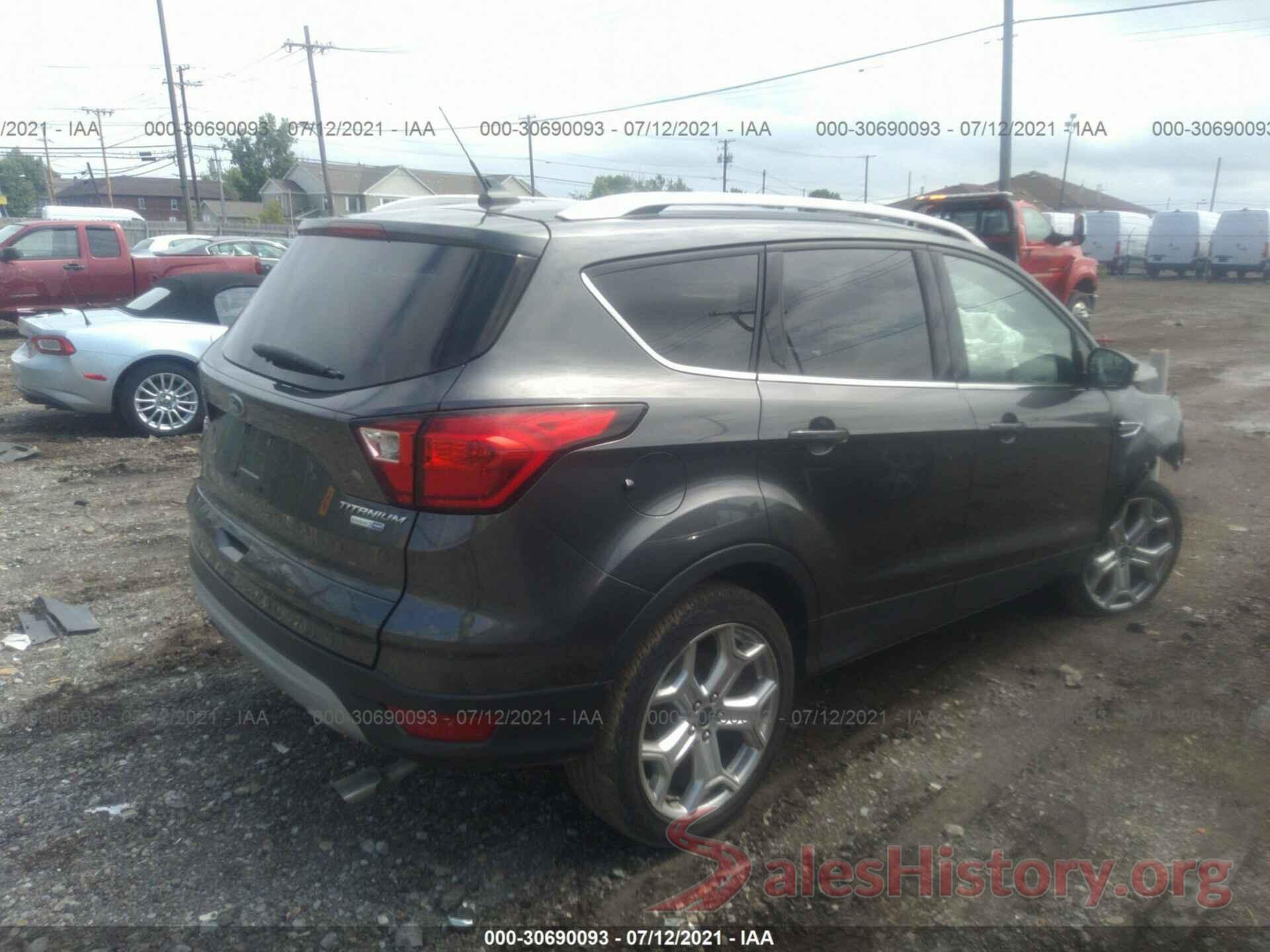 1FMCU9J90KUA76134 2019 FORD ESCAPE