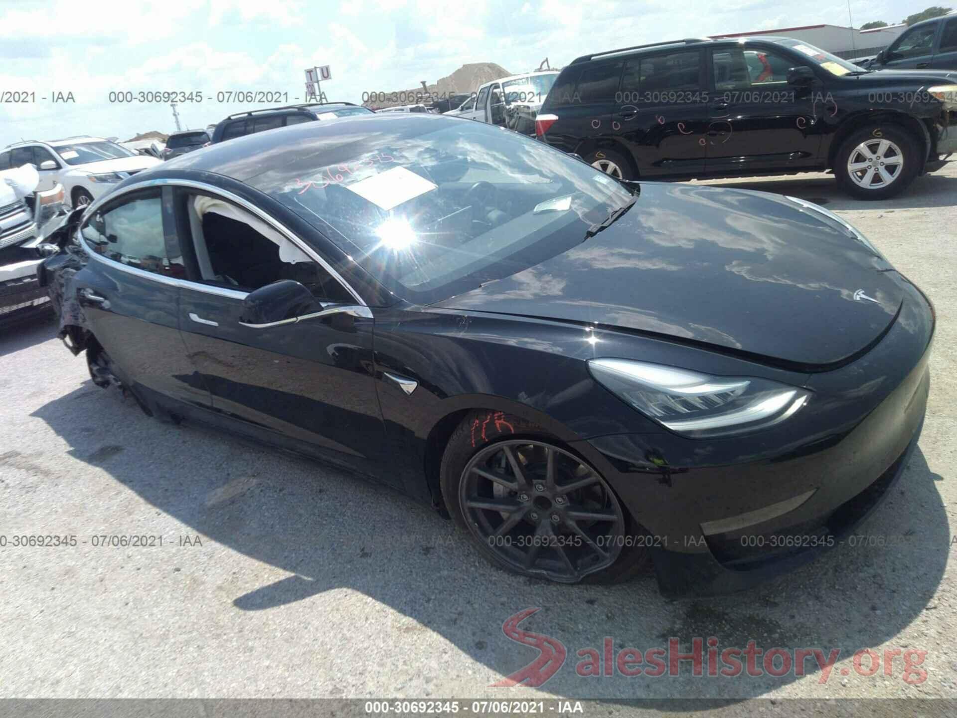 5YJ3E1EA5JF171559 2018 TESLA MODEL 3