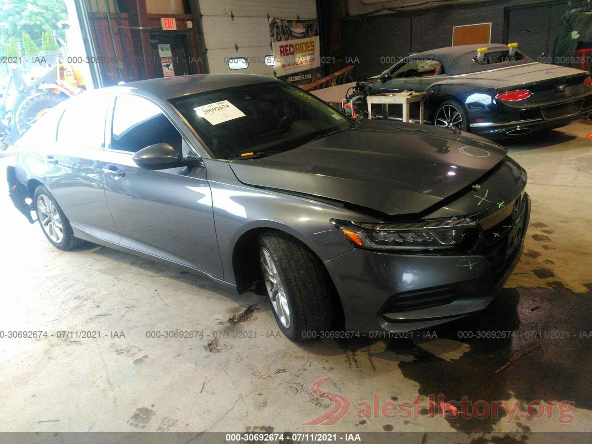 1HGCV1F16JA075996 2018 HONDA ACCORD SEDAN