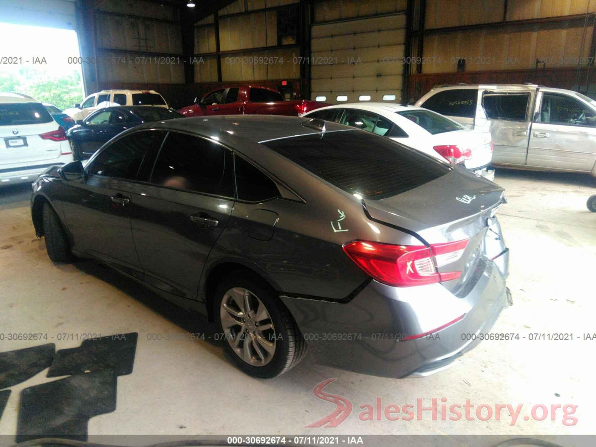 1HGCV1F16JA075996 2018 HONDA ACCORD SEDAN