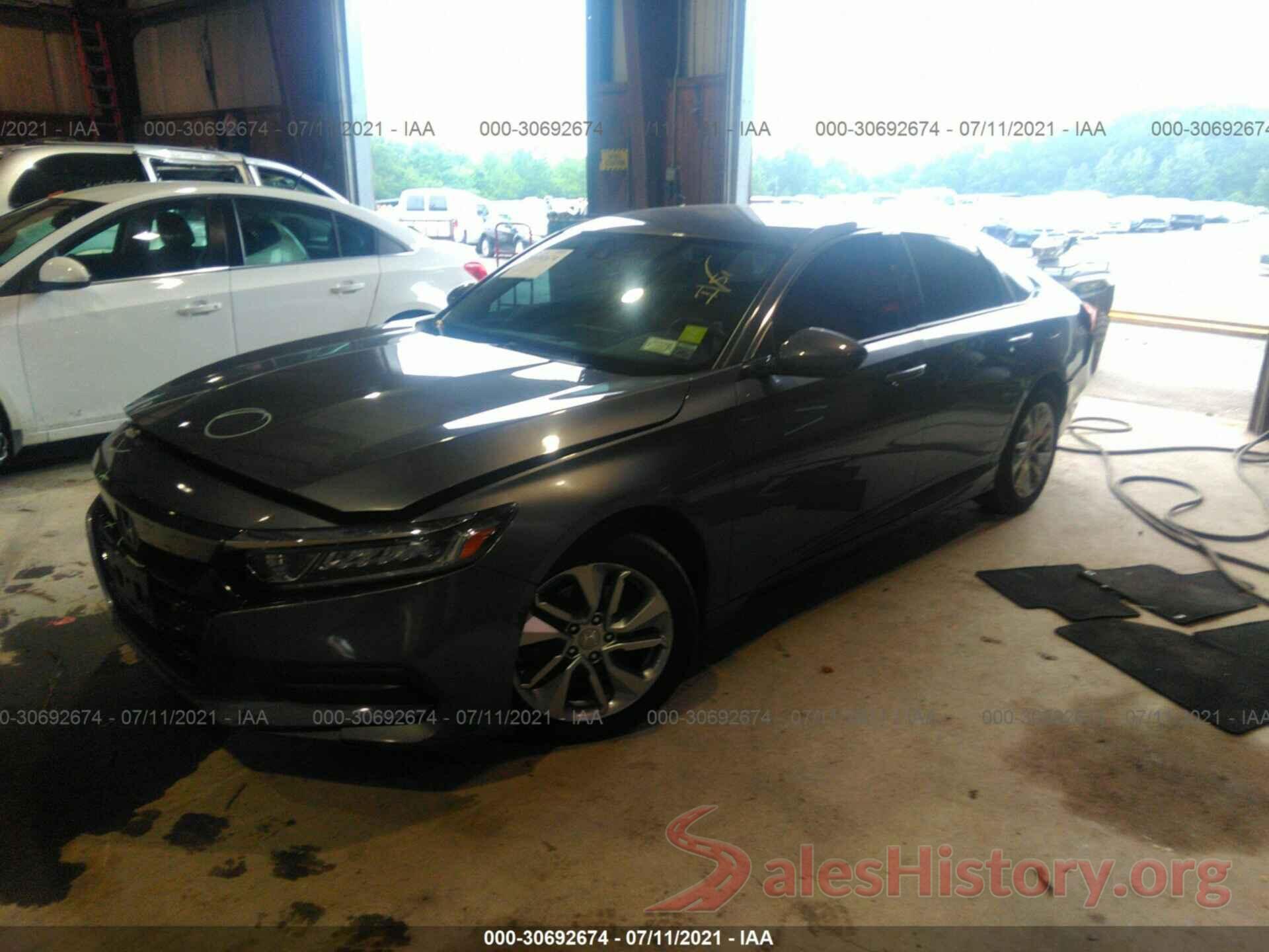 1HGCV1F16JA075996 2018 HONDA ACCORD SEDAN