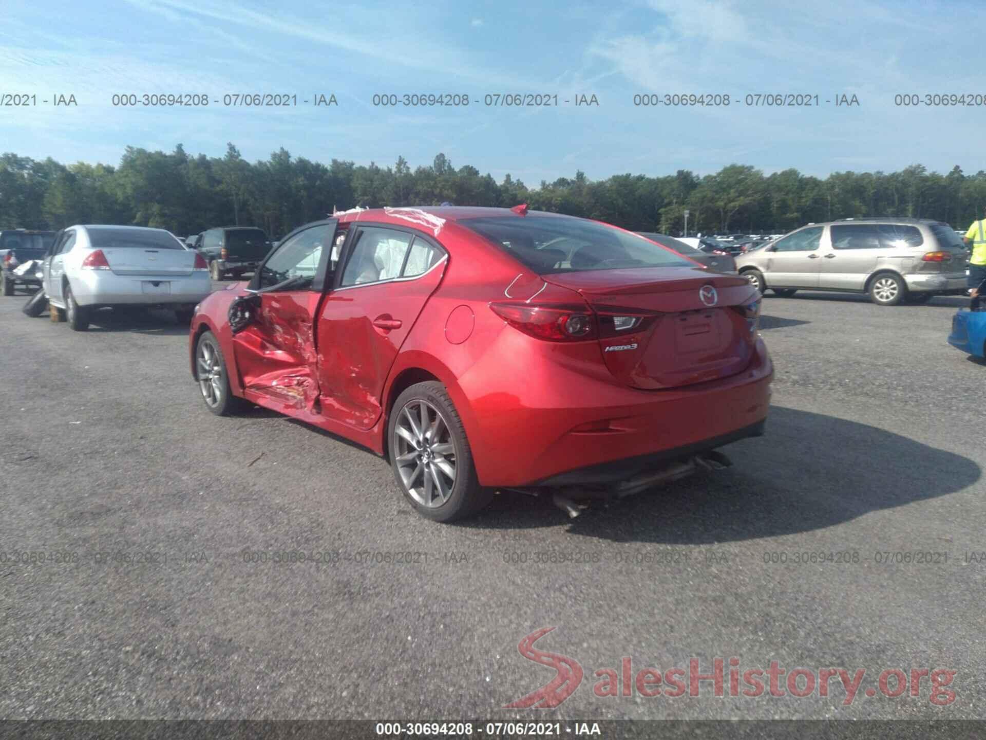 3MZBN1V31JM158667 2018 MAZDA MAZDA3 4-DOOR