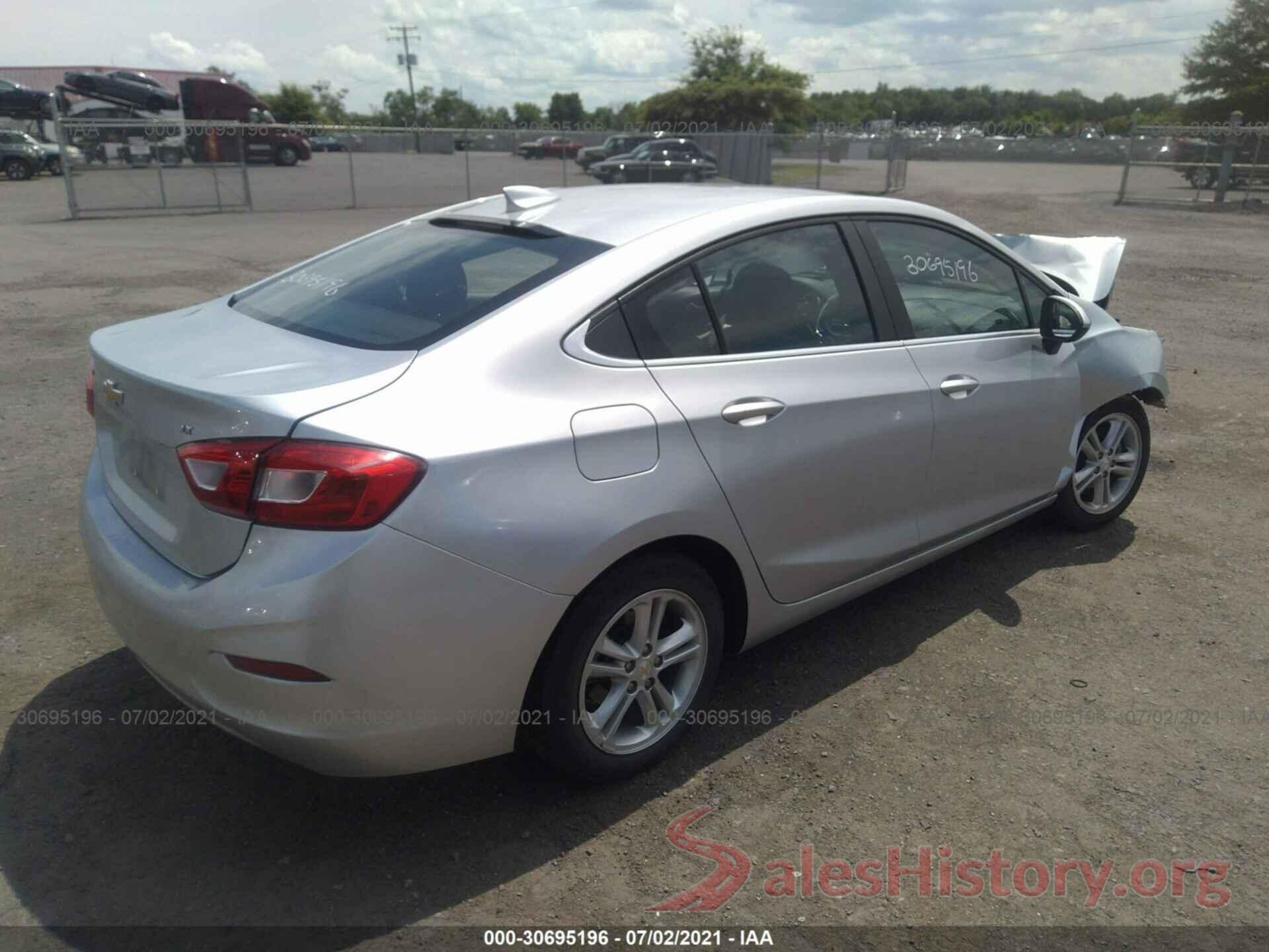 1G1BE5SM9J7119562 2018 CHEVROLET CRUZE