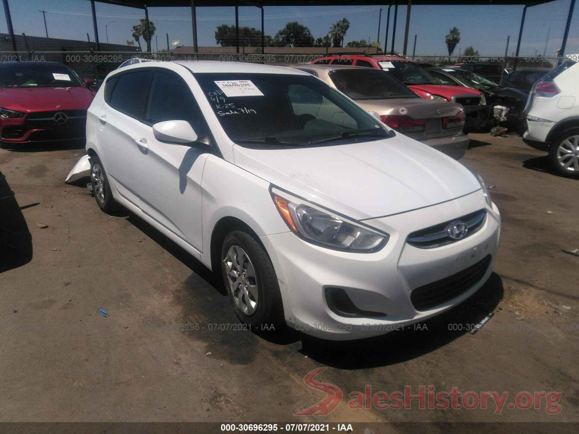 KMHCT5AE5HU344614 2017 HYUNDAI ACCENT