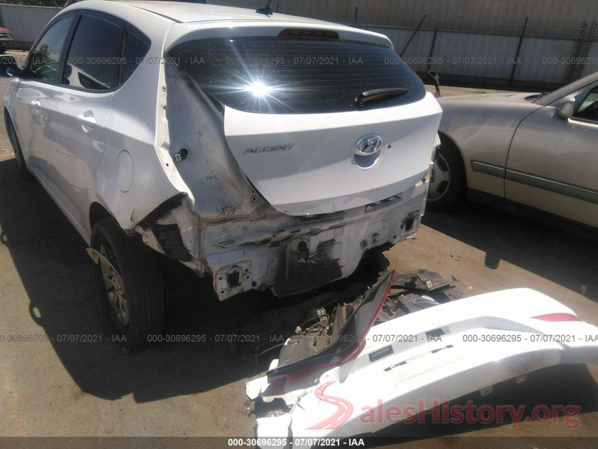 KMHCT5AE5HU344614 2017 HYUNDAI ACCENT