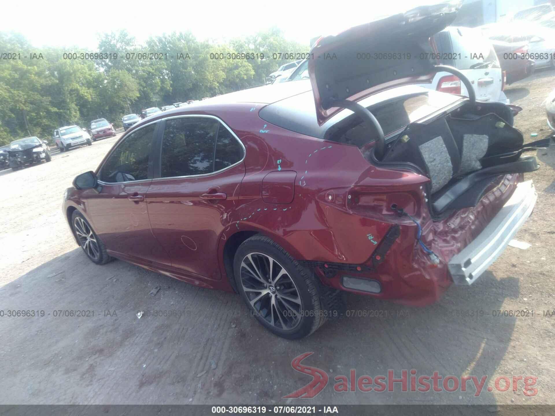 4T1B11HK7JU525161 2018 TOYOTA CAMRY