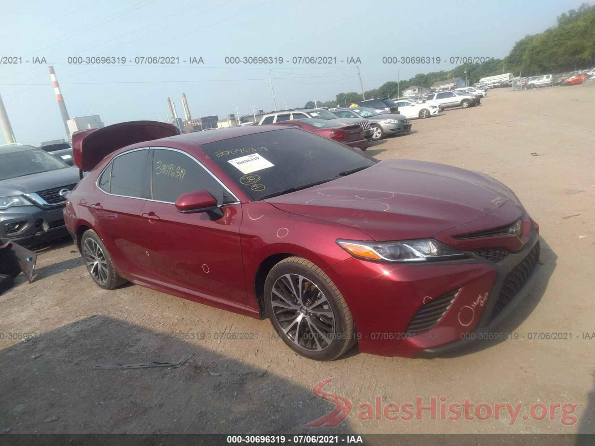 4T1B11HK7JU525161 2018 TOYOTA CAMRY