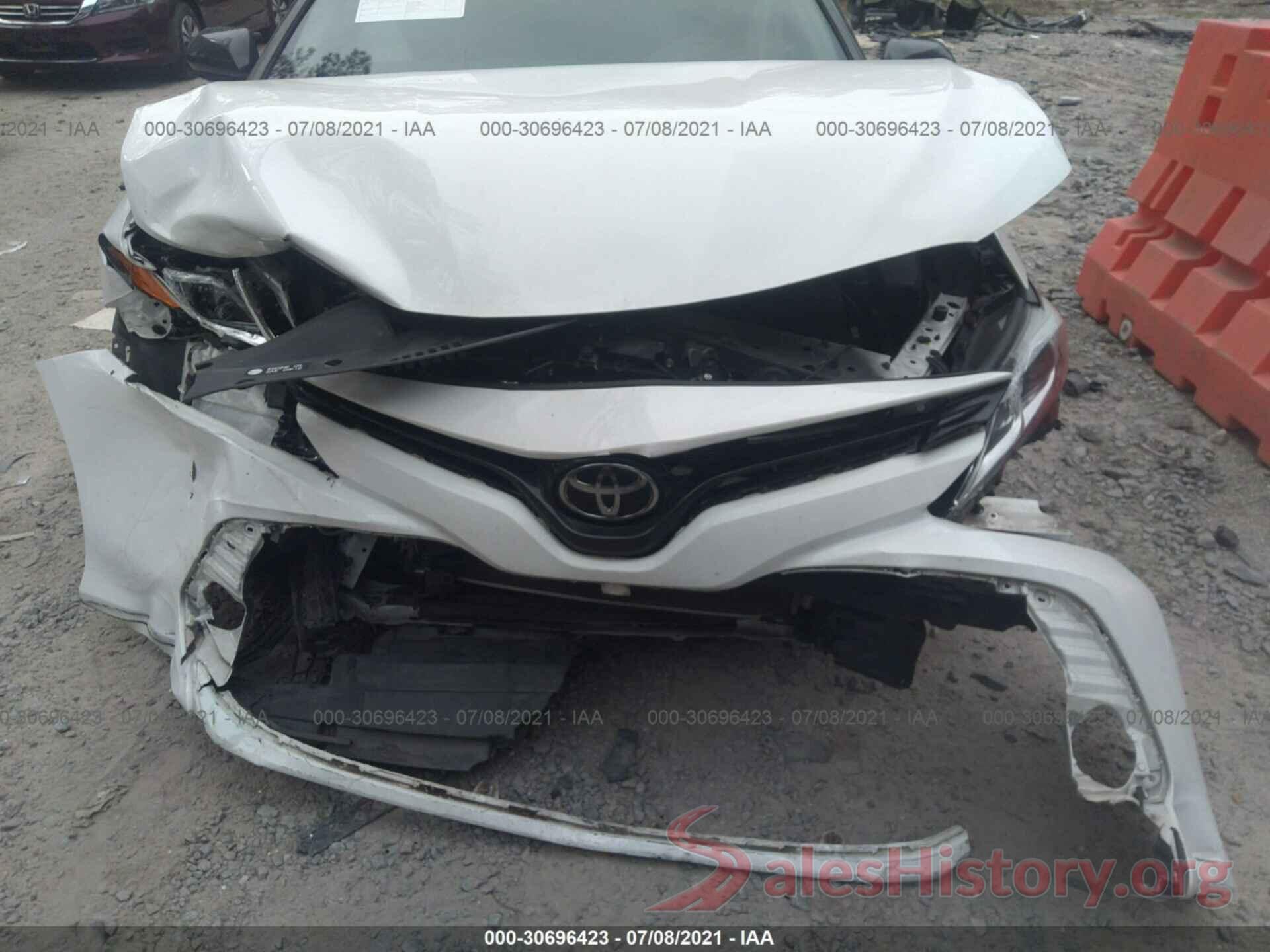 4T1B11HK7JU635305 2018 TOYOTA CAMRY