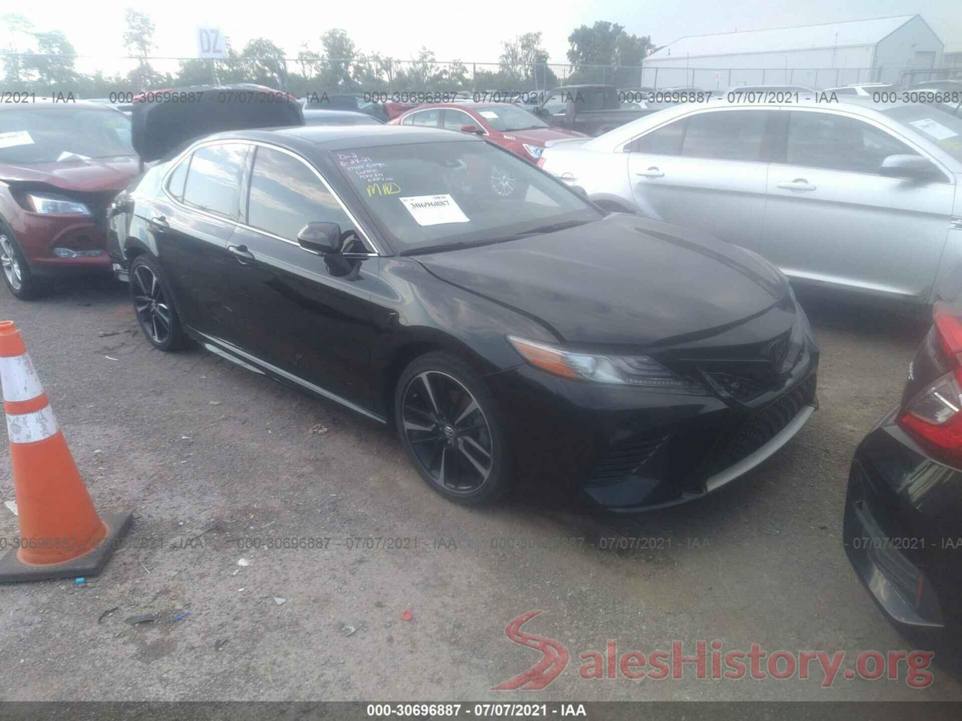 4T1B61HK0JU101547 2018 TOYOTA CAMRY