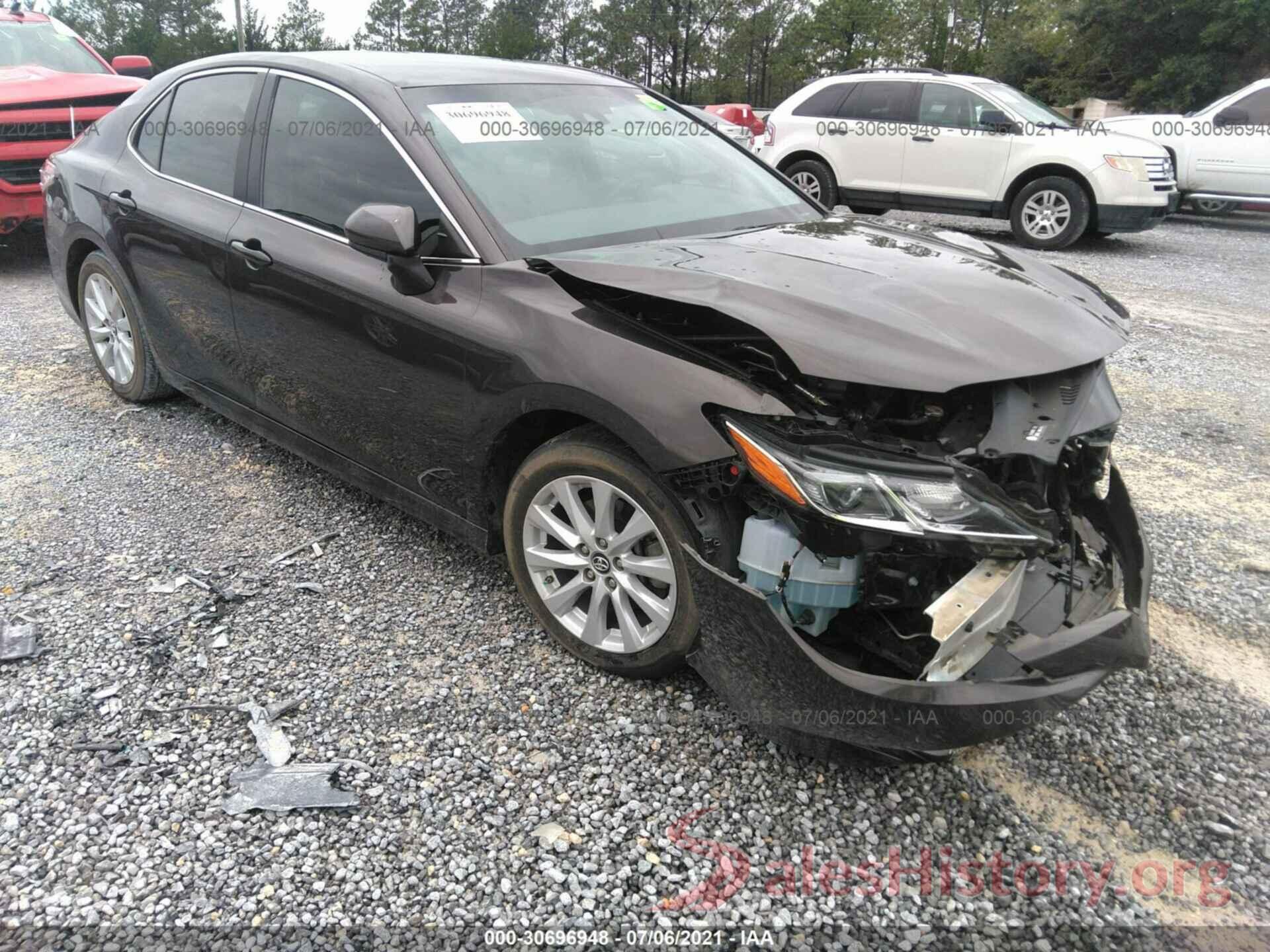 4T1B11HK7JU641282 2018 TOYOTA CAMRY