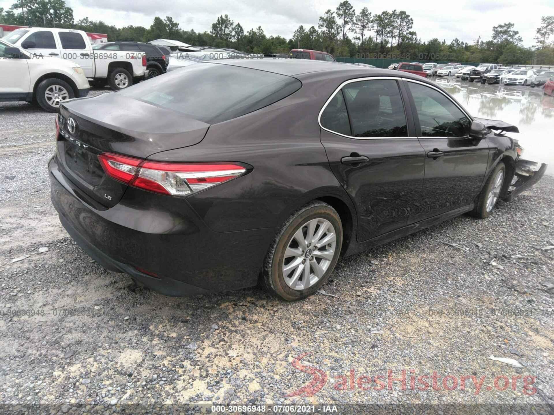 4T1B11HK7JU641282 2018 TOYOTA CAMRY