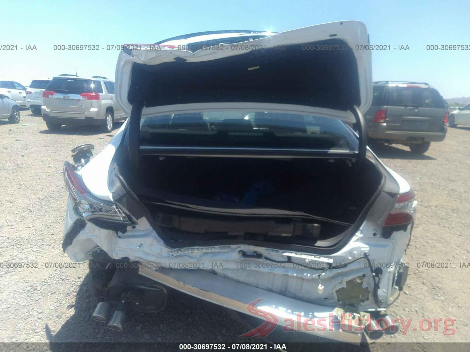 4T1B61HK3JU130217 2018 TOYOTA CAMRY