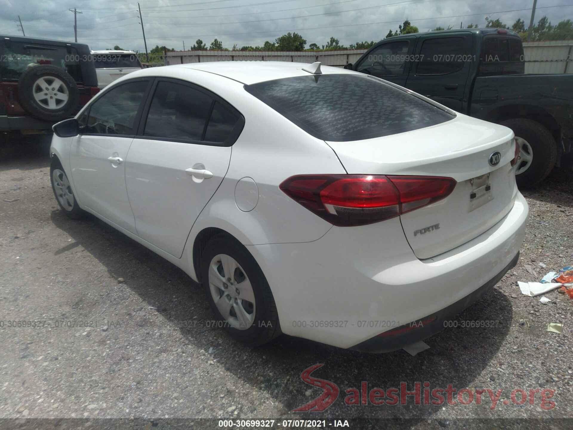 3KPFK4A75HE133122 2017 KIA FORTE