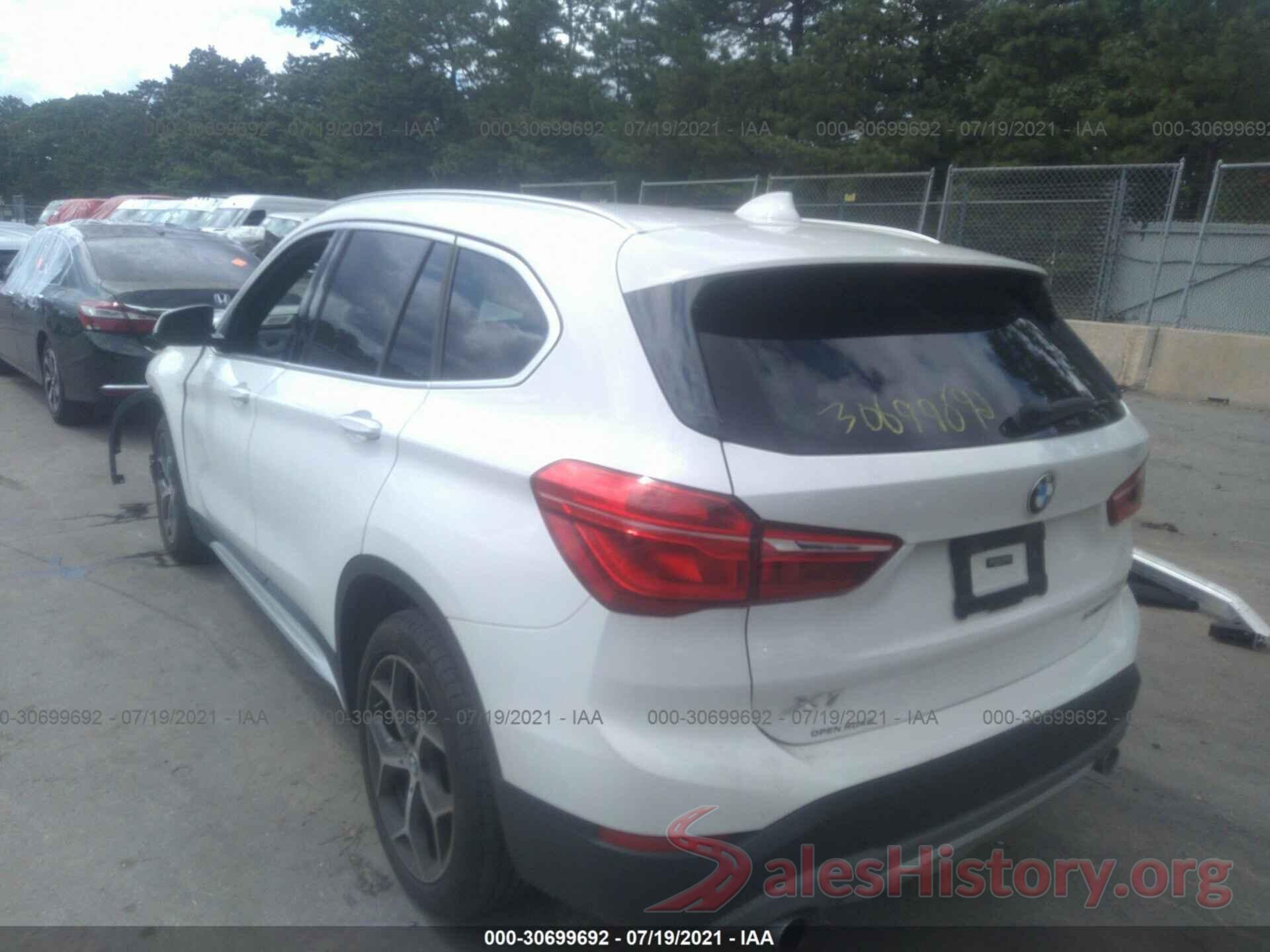 WBXHT3C3XJ5L33850 2018 BMW X1