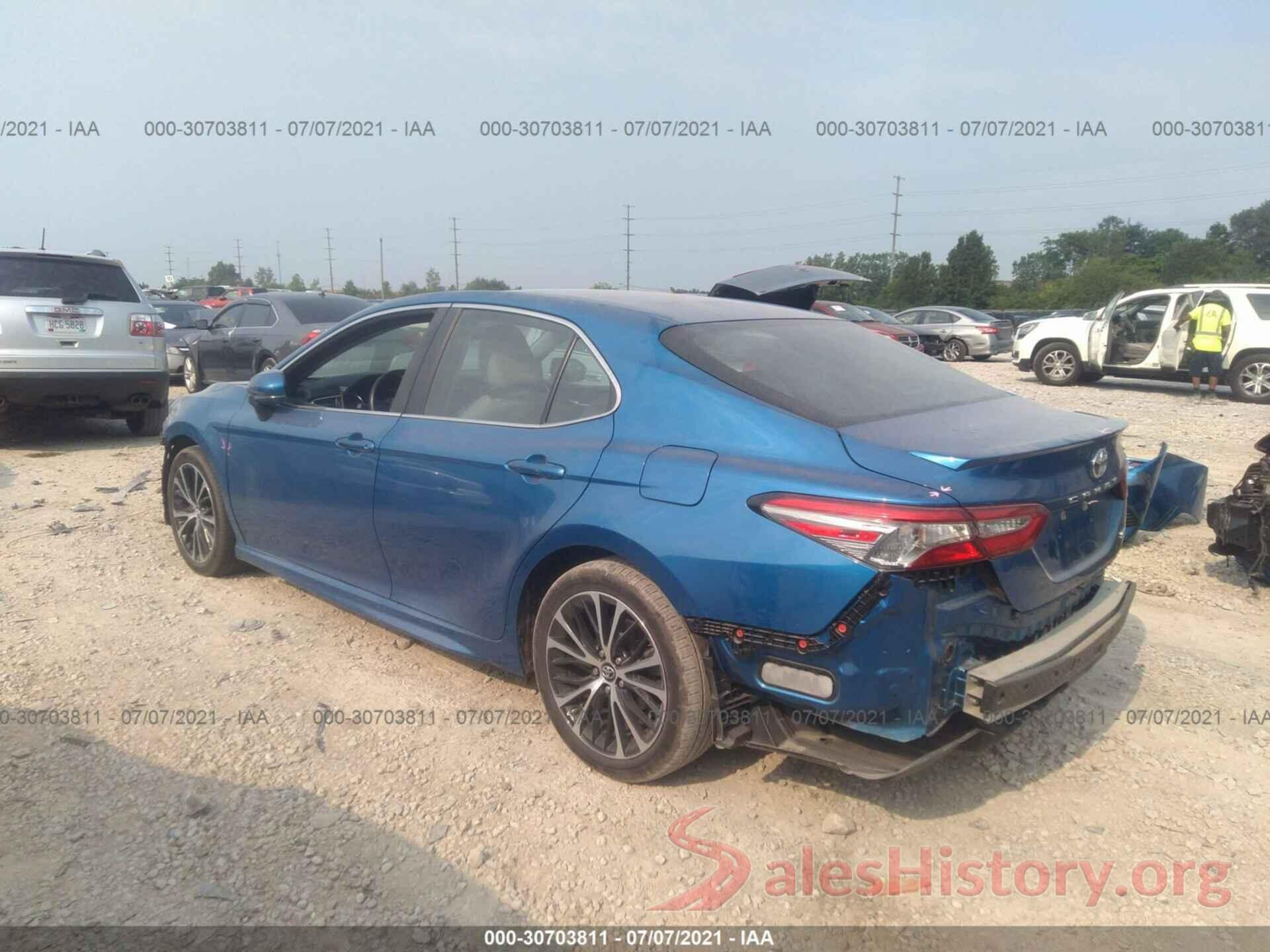 4T1B11HK5JU056264 2018 TOYOTA CAMRY