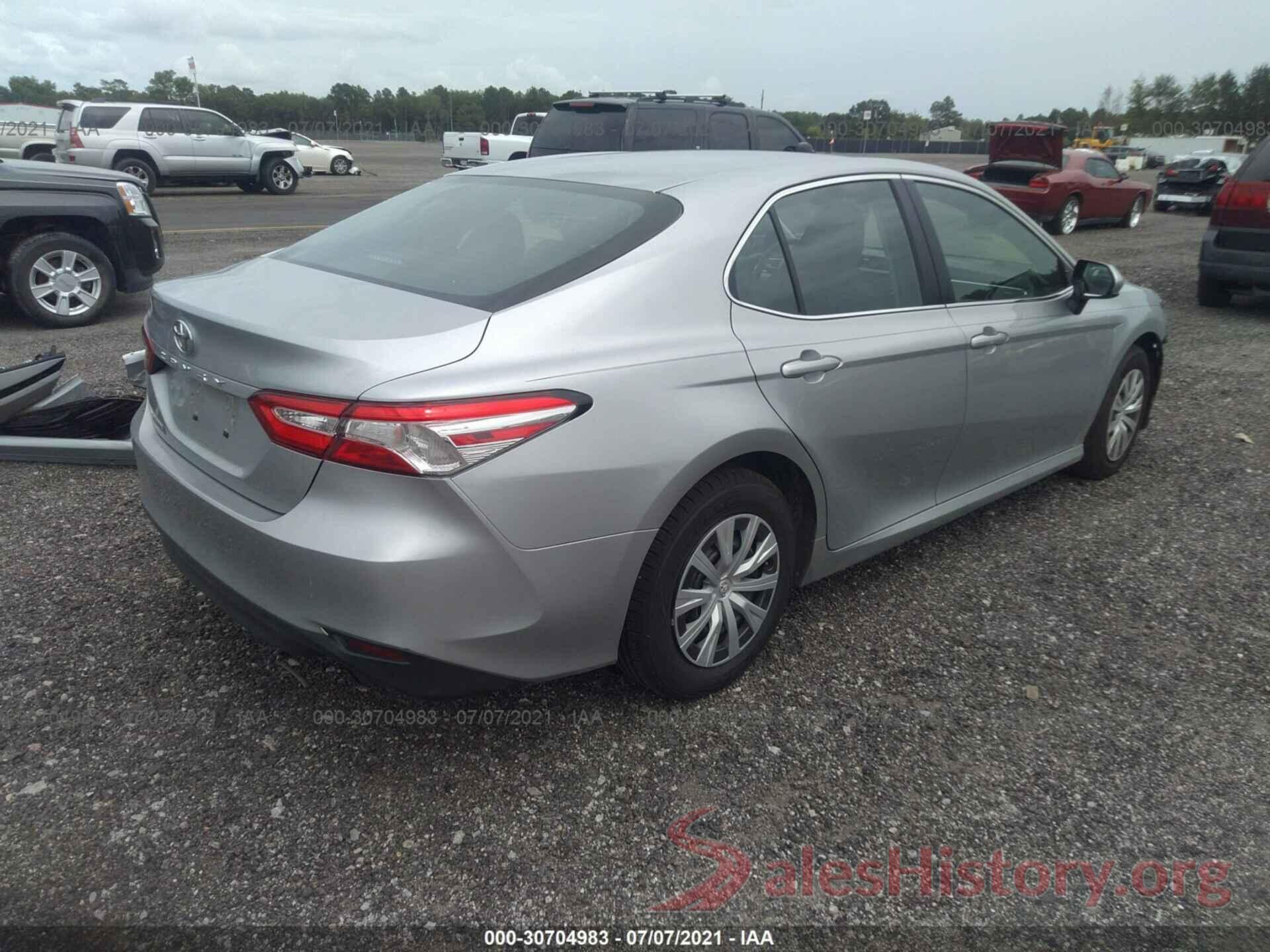 4T1B11HK2JU595585 2018 TOYOTA CAMRY