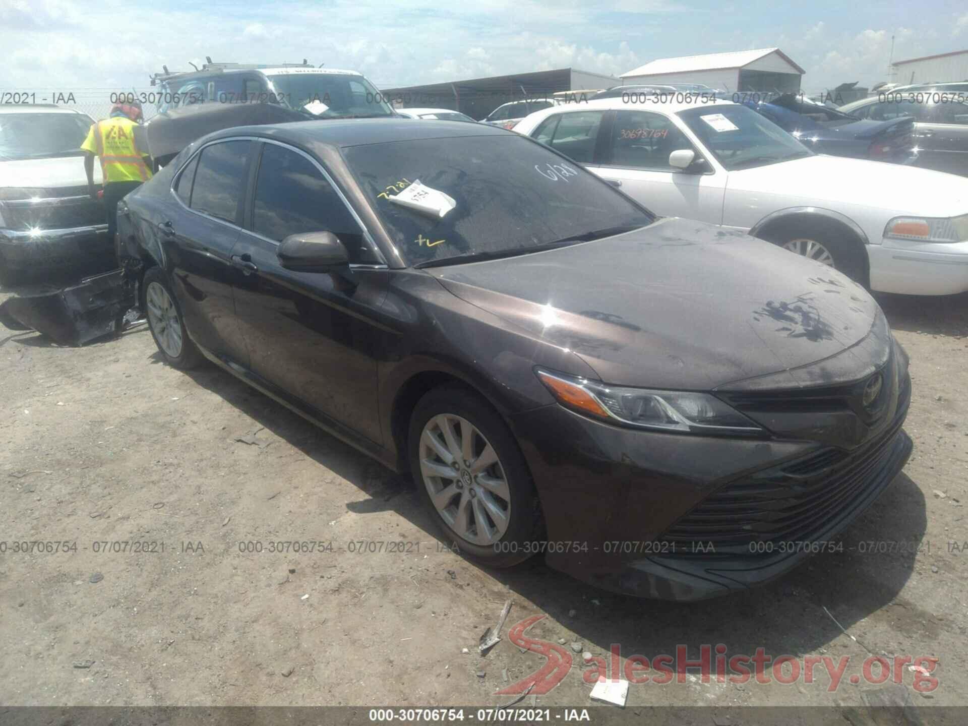 4T1B11HK3JU095354 2018 TOYOTA CAMRY