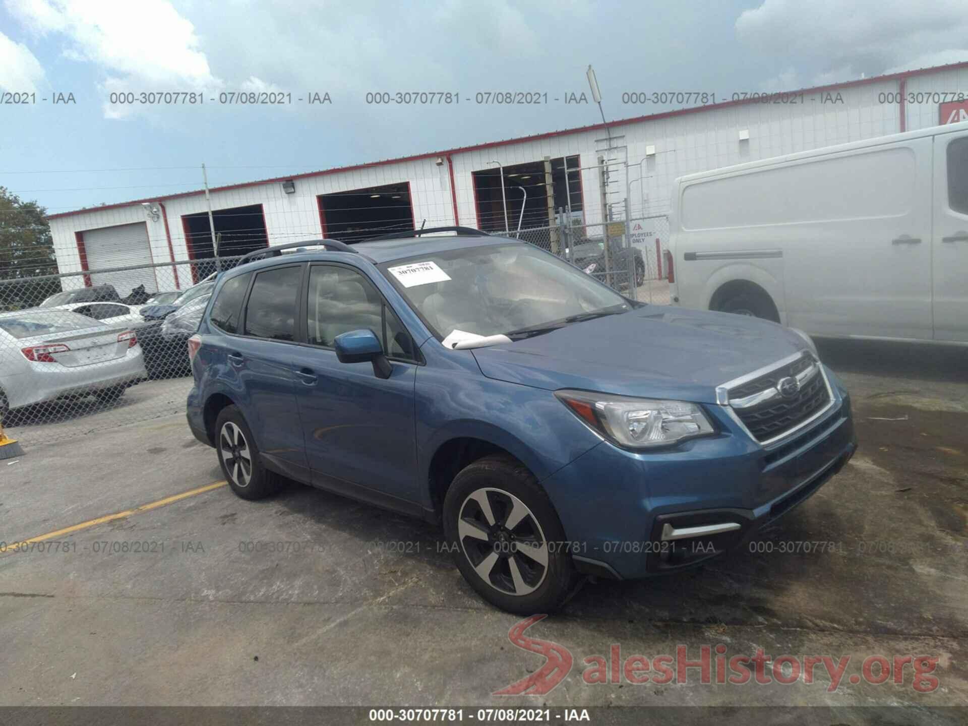 JF2SJAGC7JH475600 2018 SUBARU FORESTER