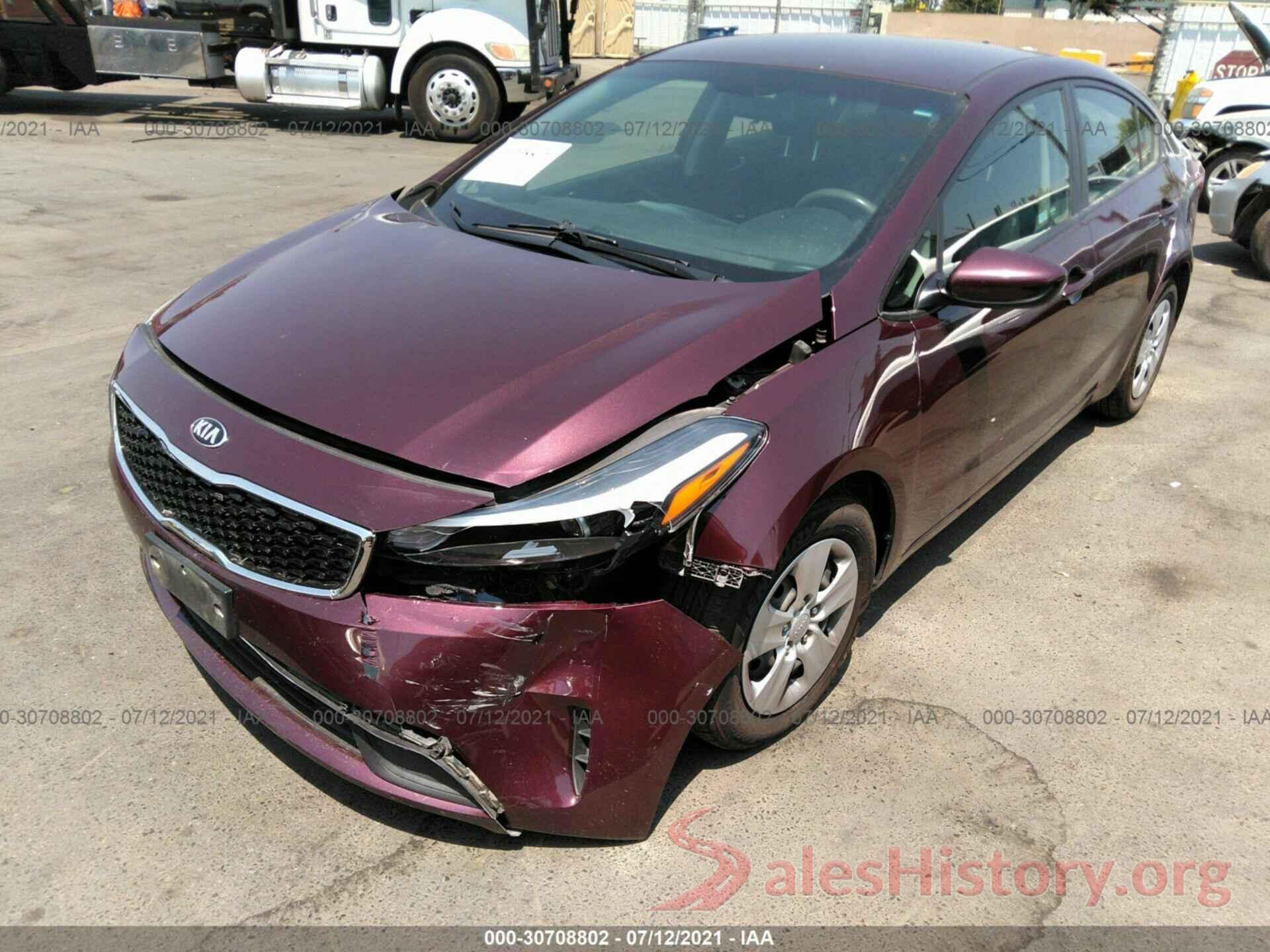 3KPFK4A75JE265805 2018 KIA FORTE