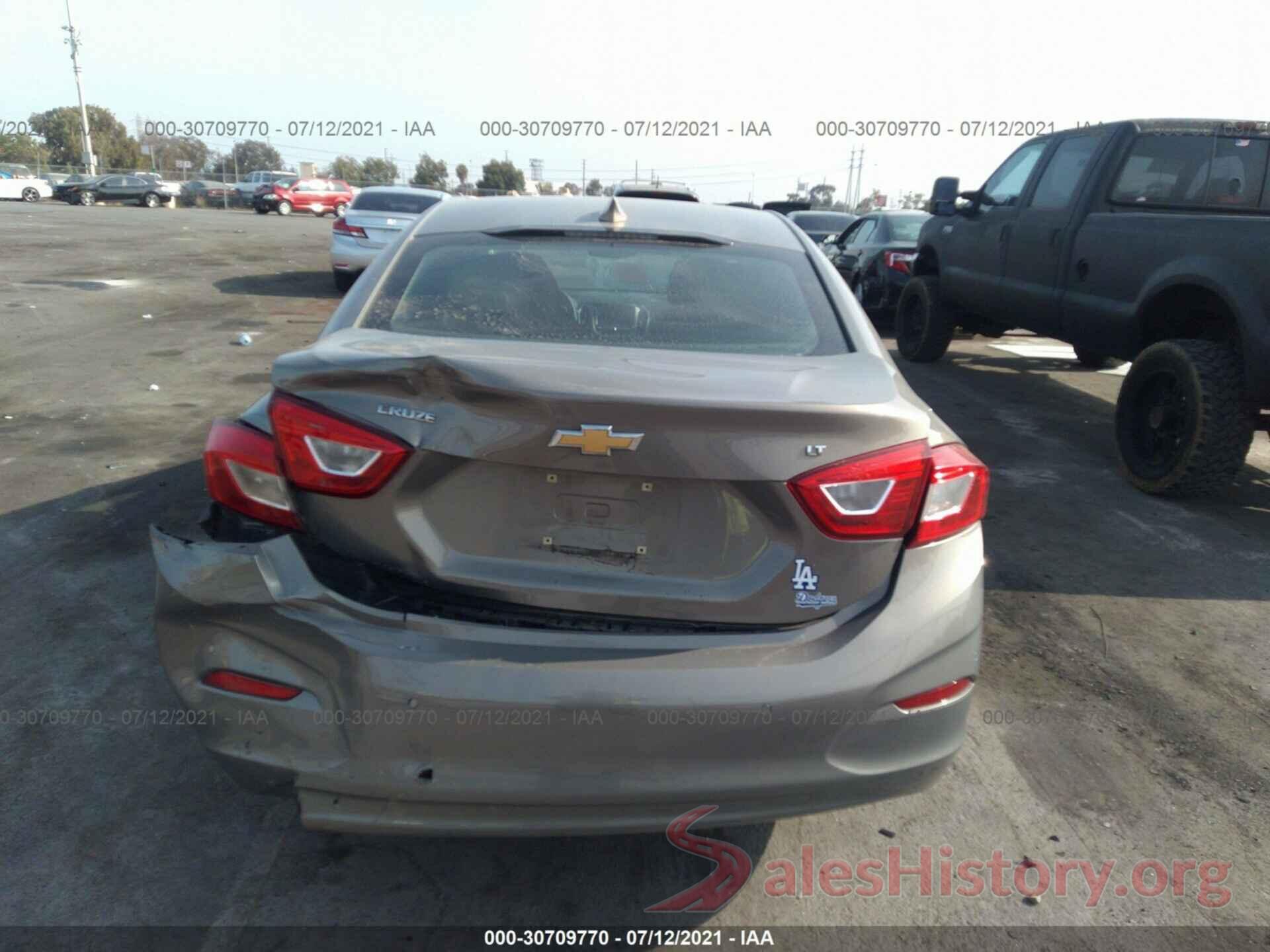 1G1BE5SM4J7239396 2018 CHEVROLET CRUZE