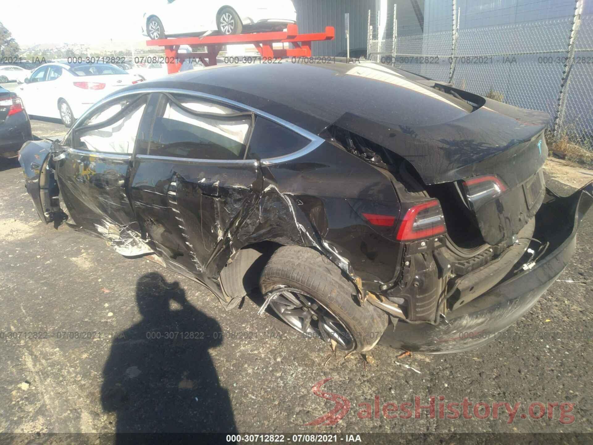 5YJ3E1EA5KF323888 2019 TESLA MODEL 3